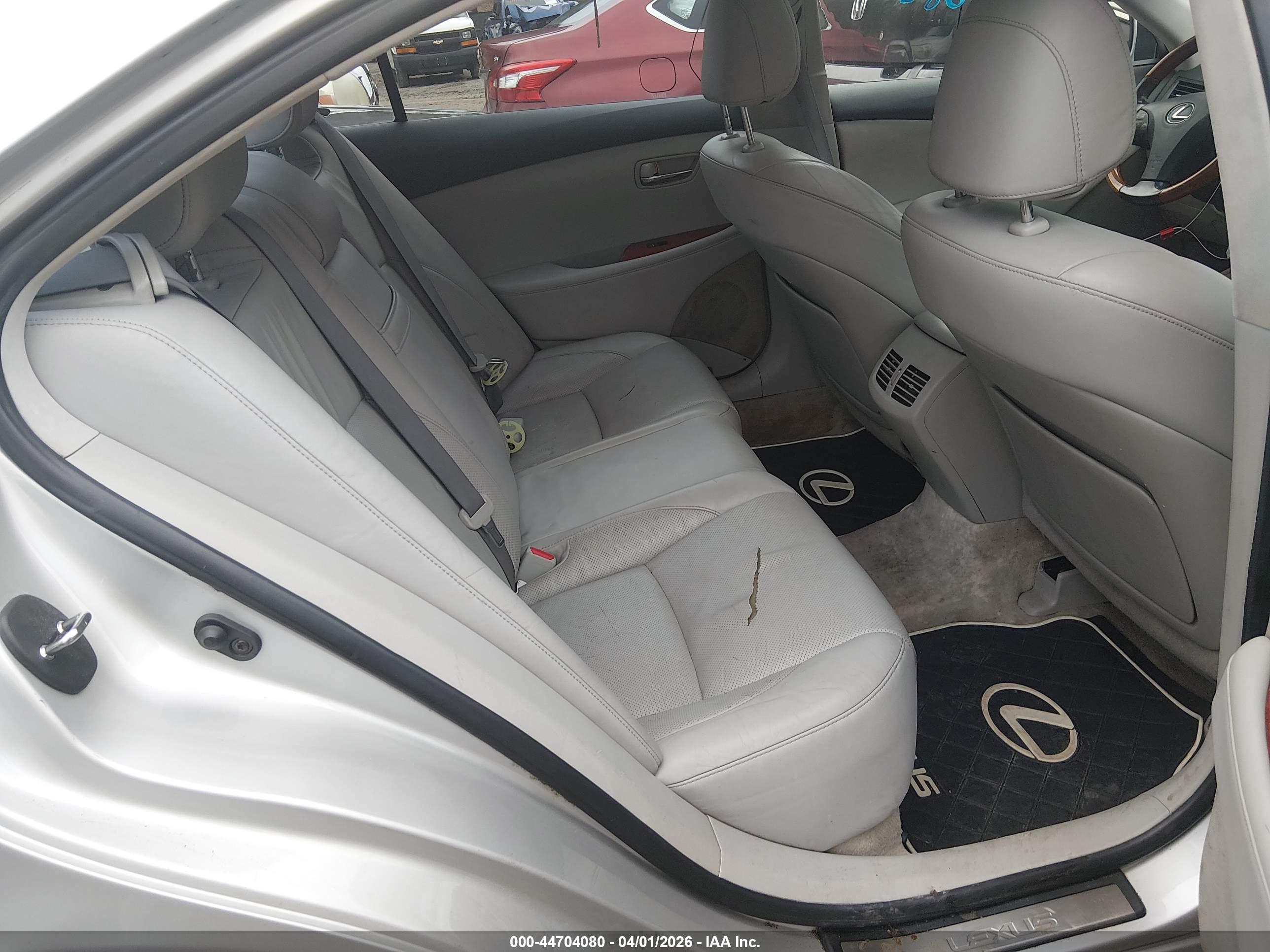 LEXUS ES image 8