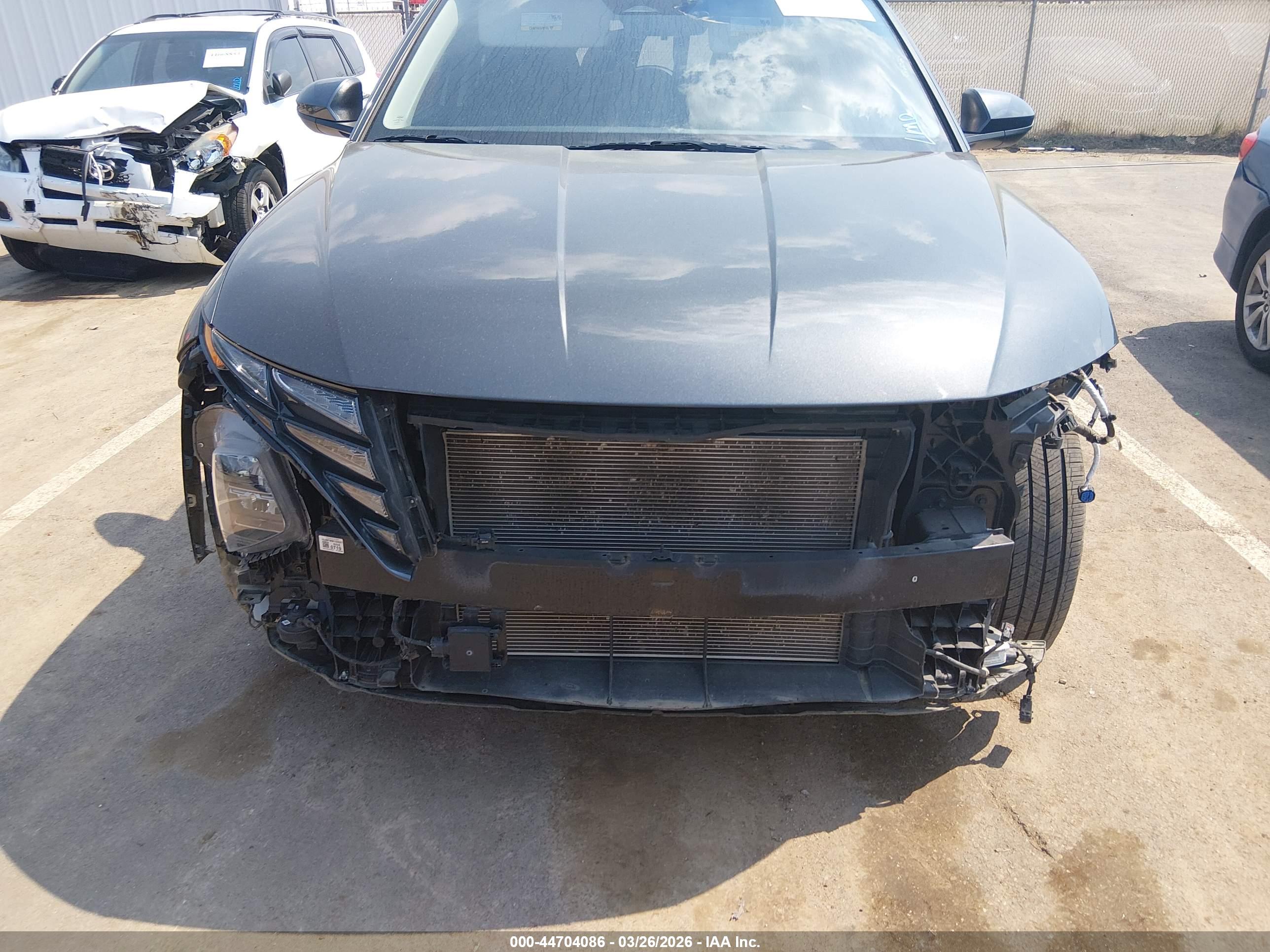 HYUNDAI TUCSON image 6