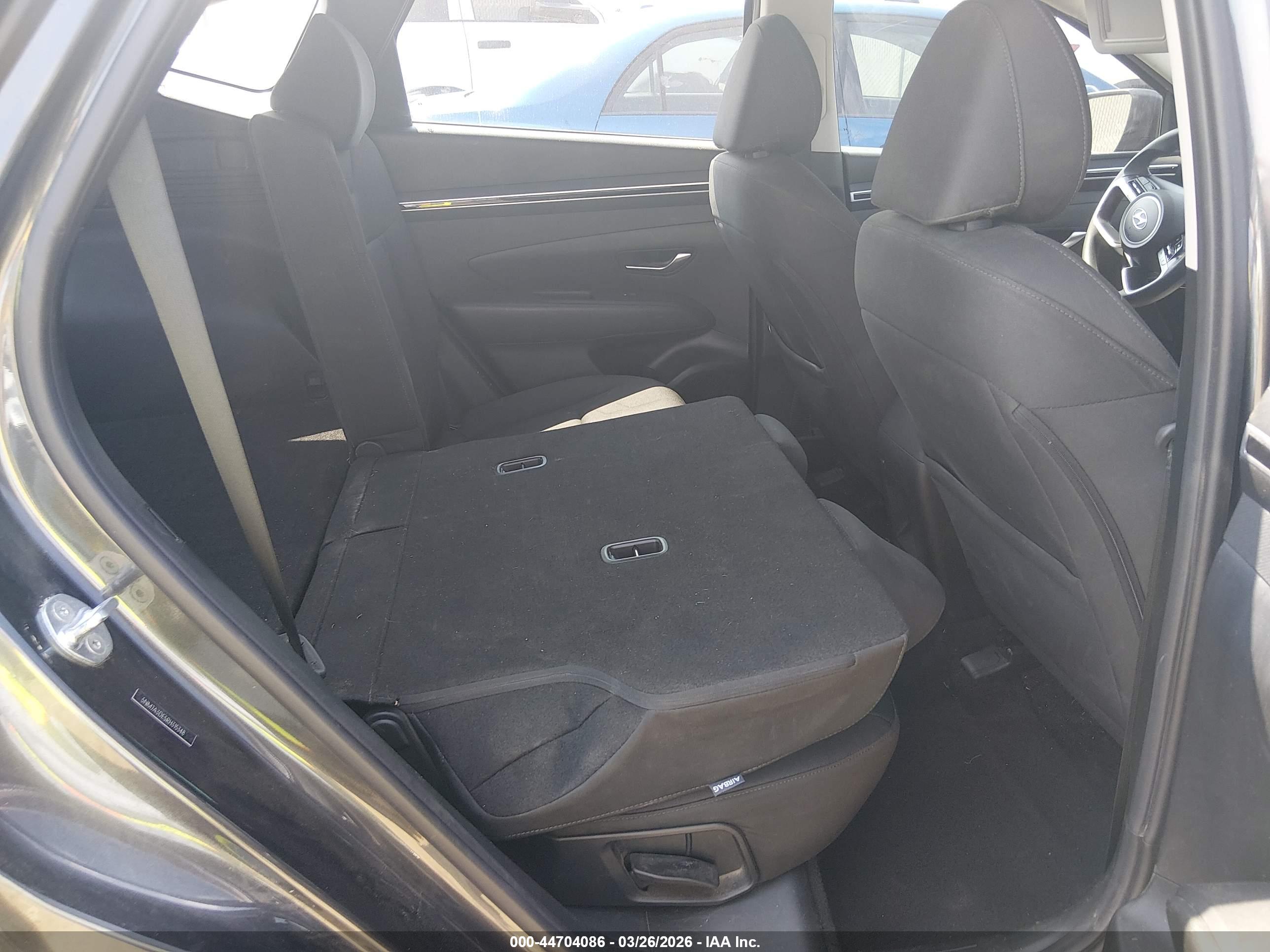 HYUNDAI TUCSON image 8