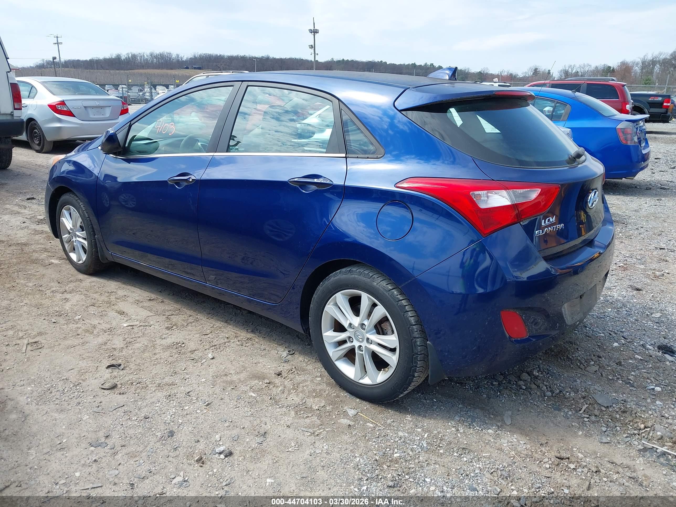 HYUNDAI ELANTRA image 3