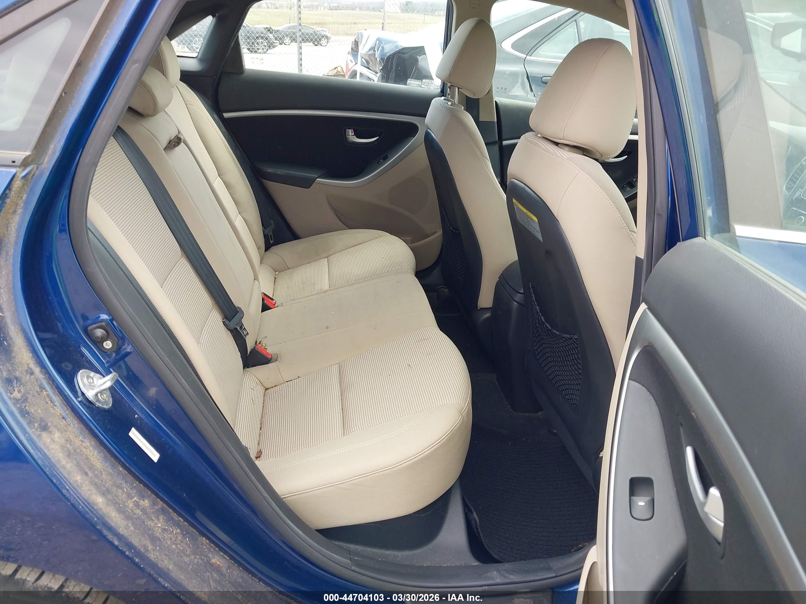 HYUNDAI ELANTRA image 8