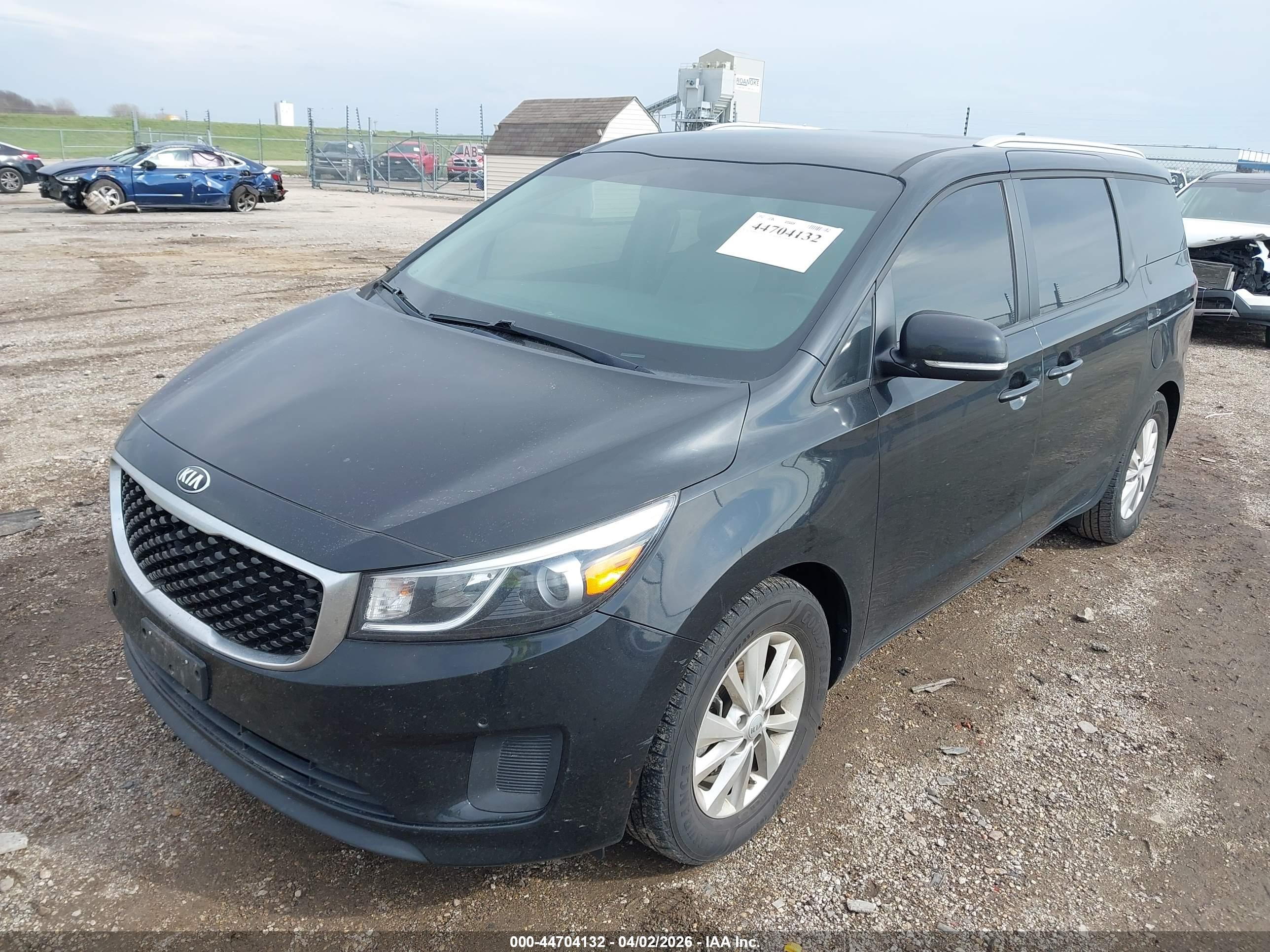 KIA SEDONA image 2
