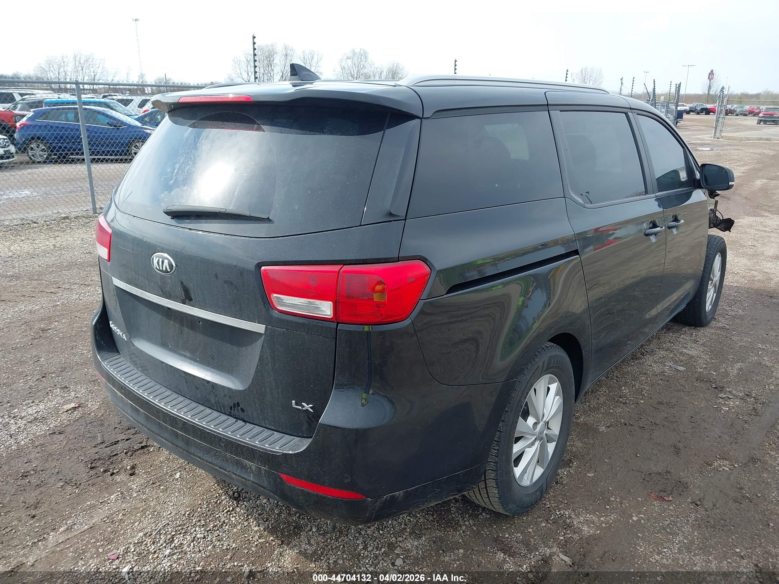 KIA SEDONA image 4