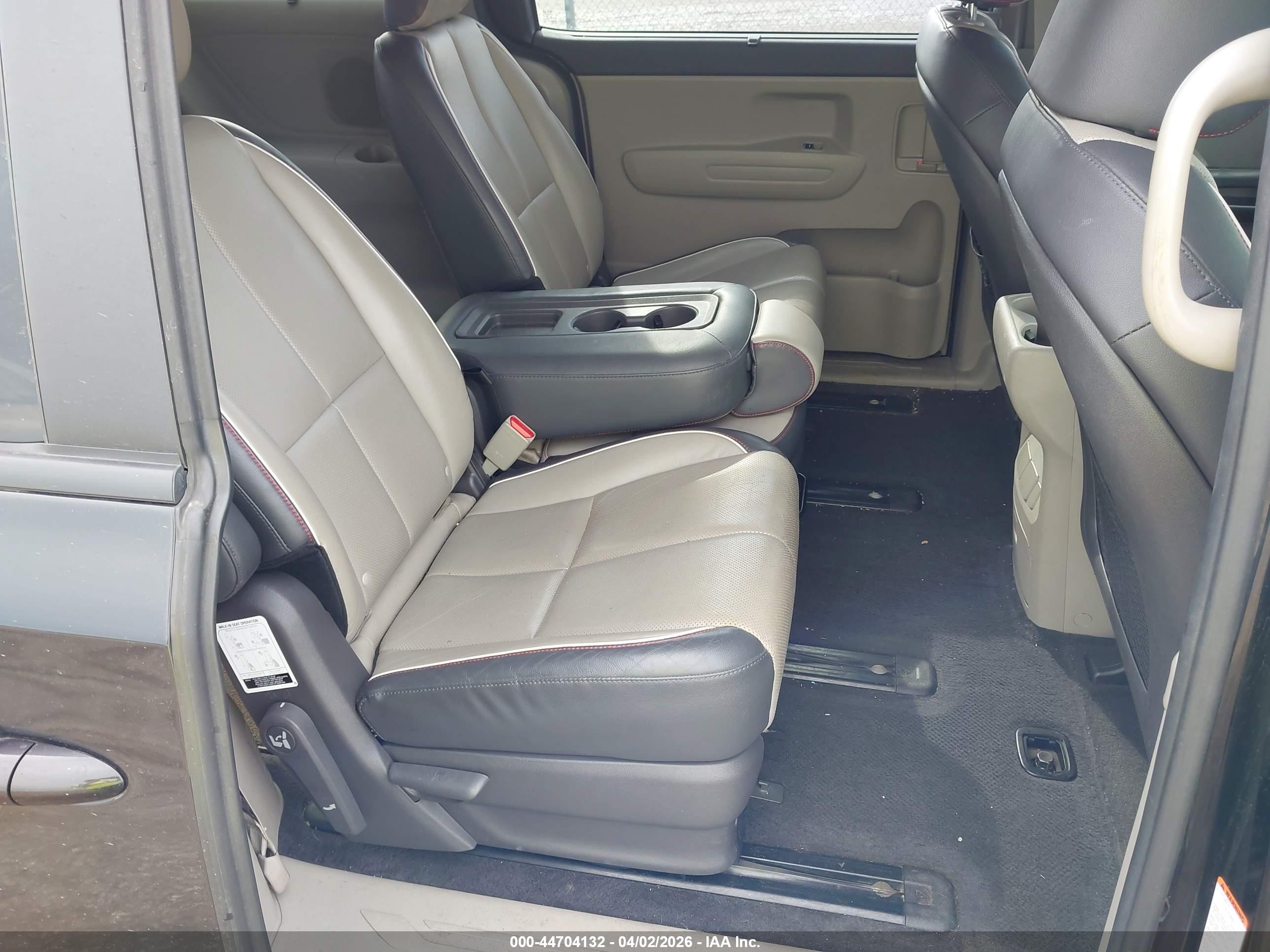 KIA SEDONA image 8