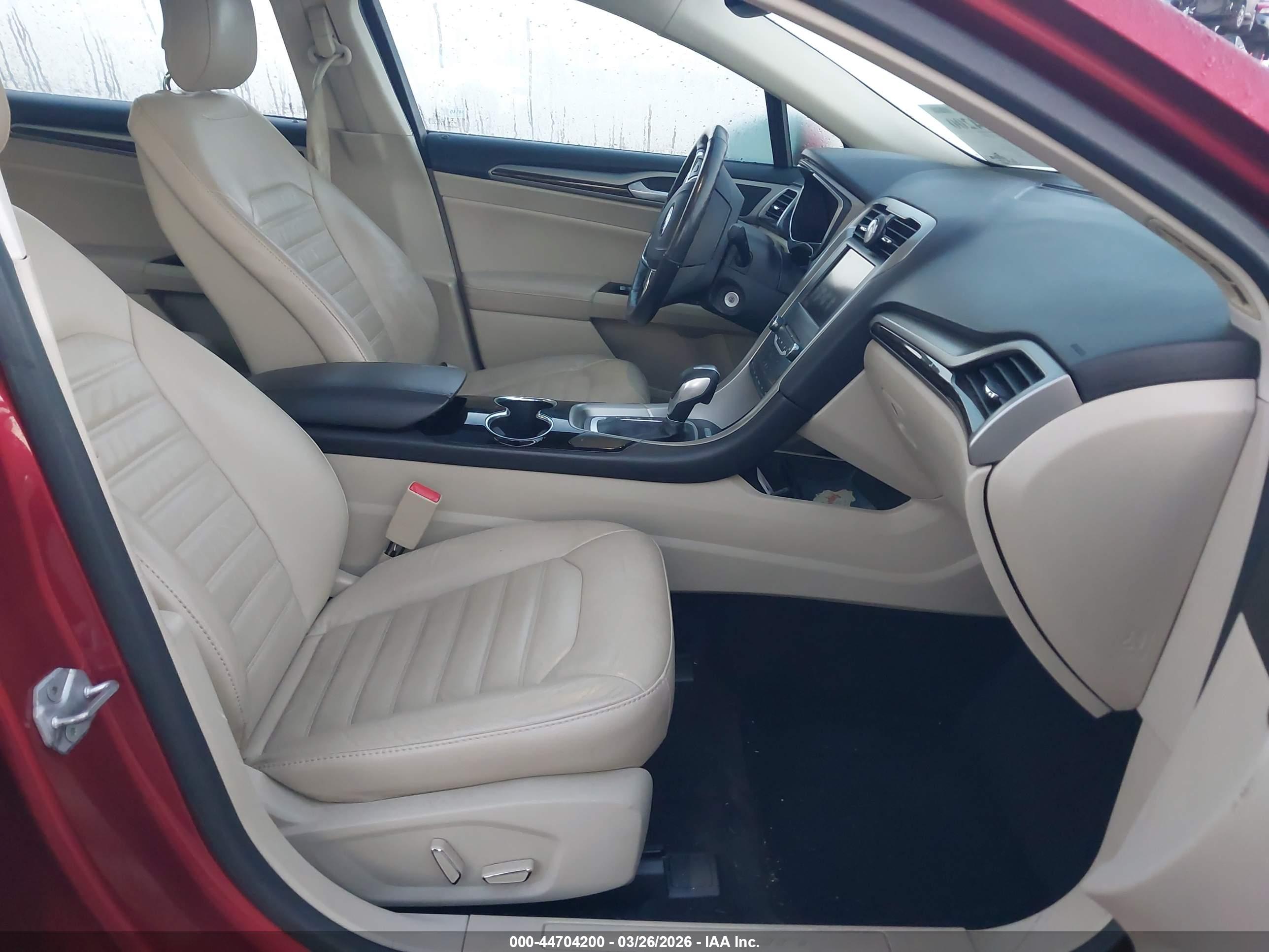 FORD FUSION image 5