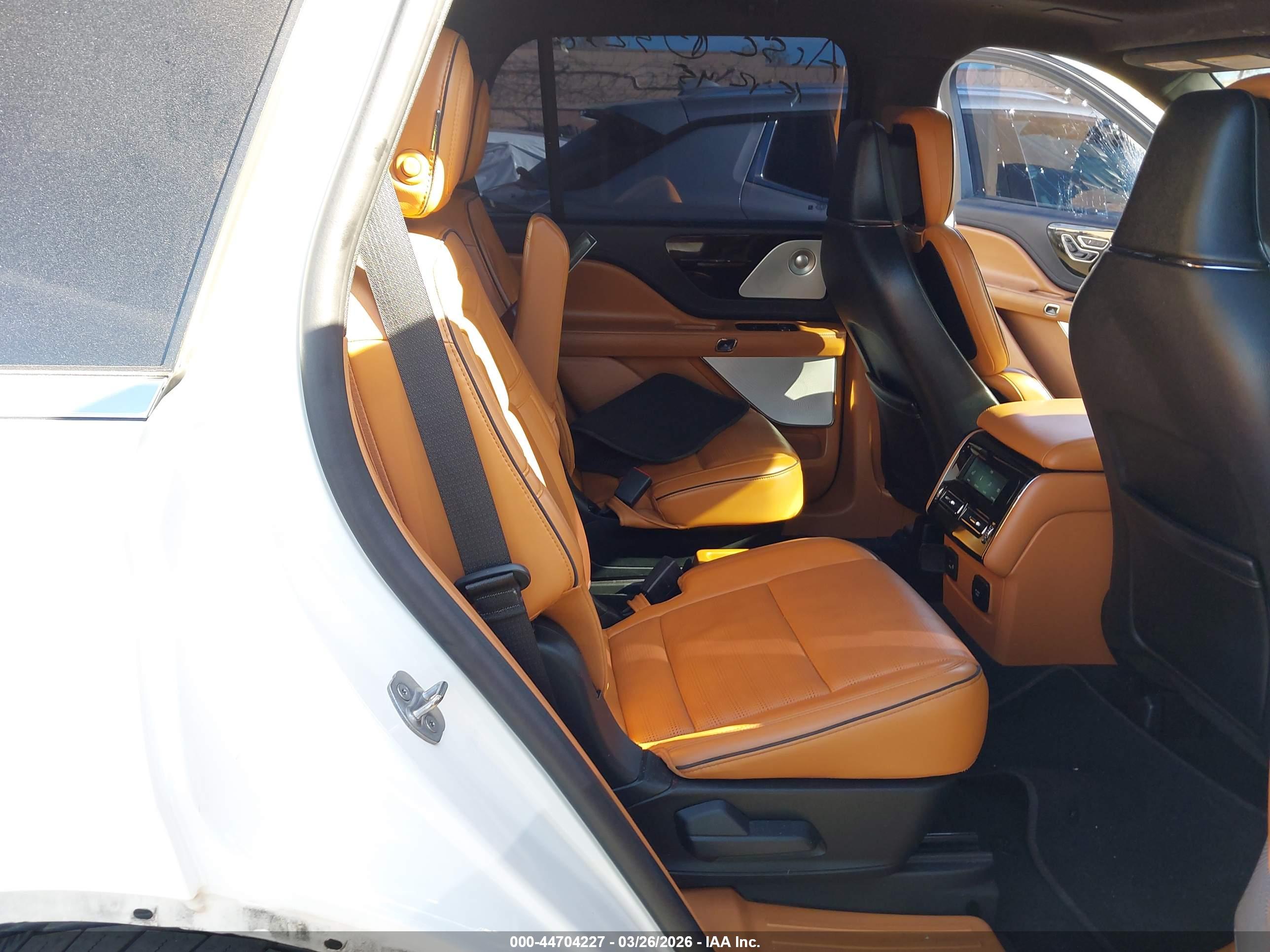 LINCOLN AVIATOR image 8