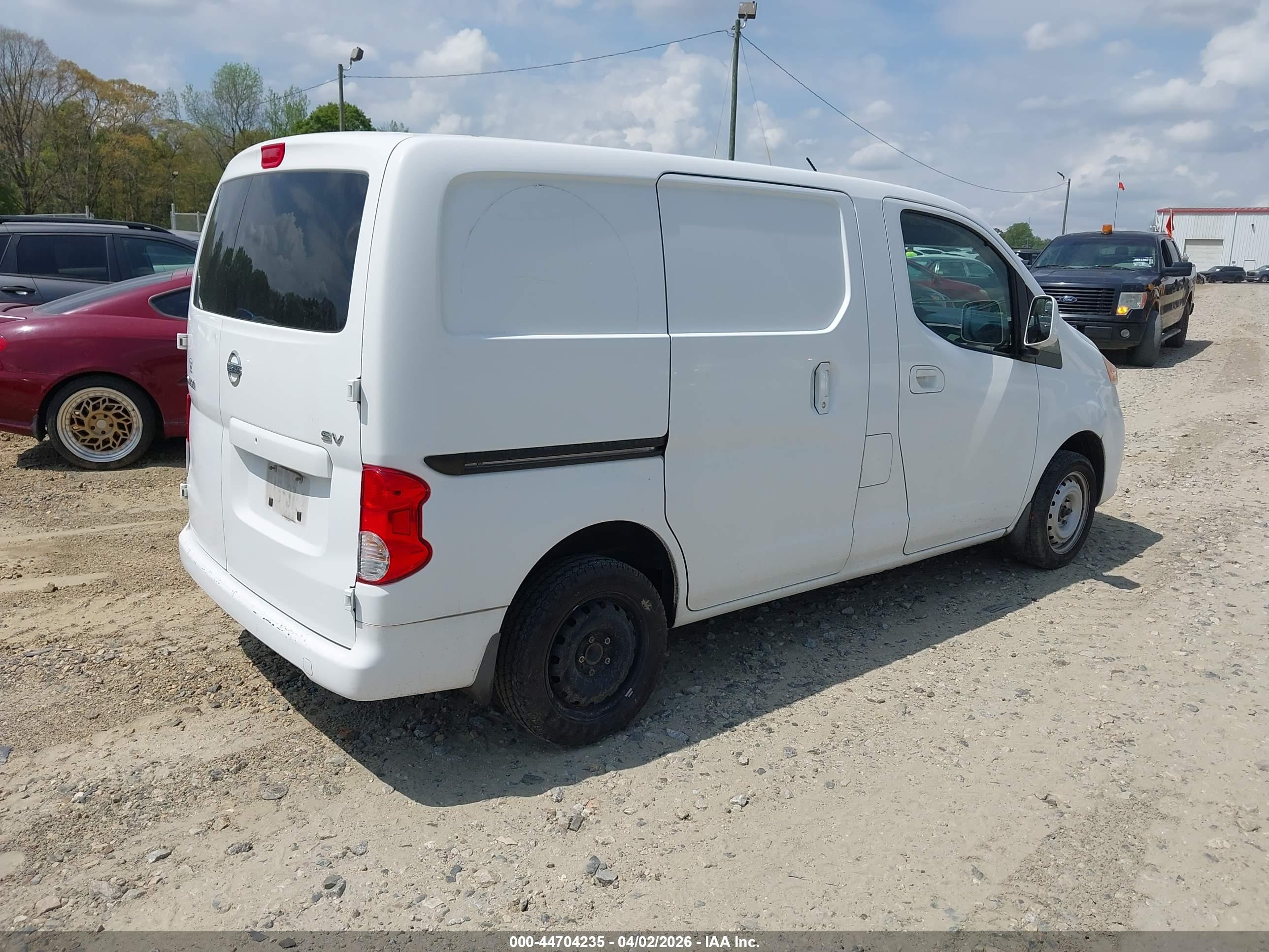 NISSAN NV200 image 4