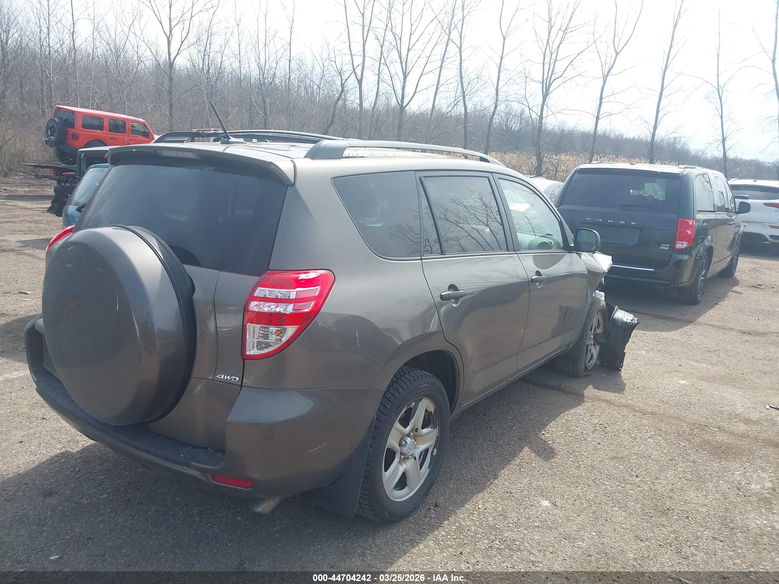 TOYOTA RAV4 image 4
