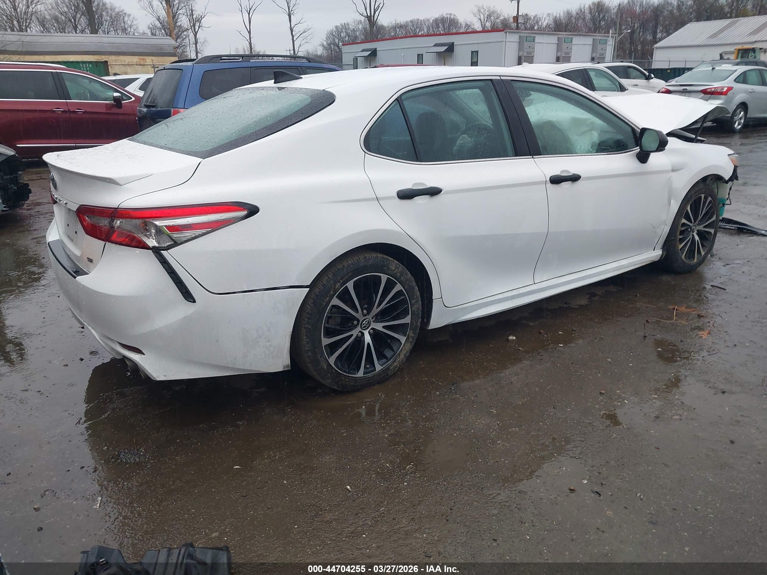 TOYOTA CAMRY image 4