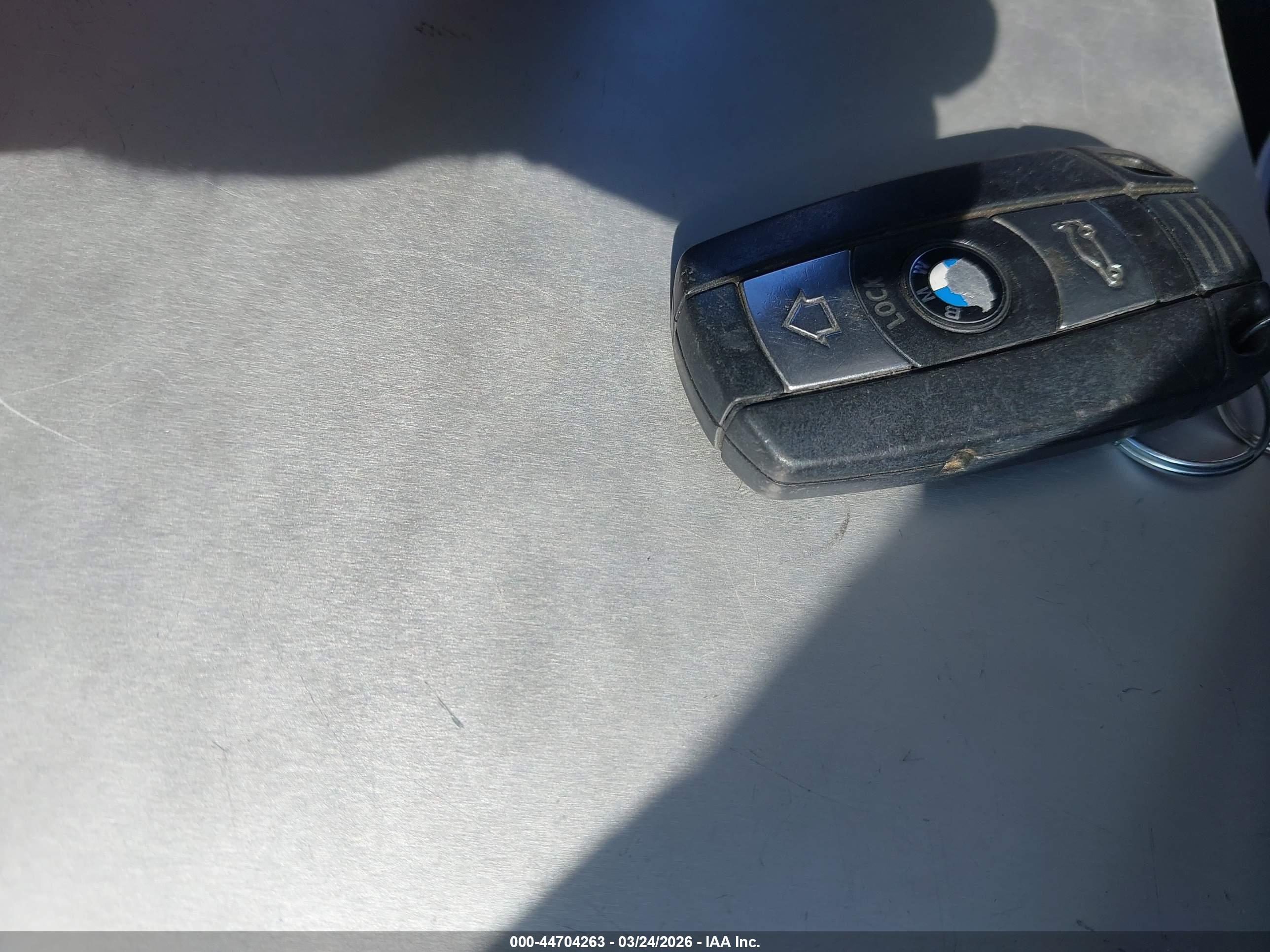 BMW 325I image 11