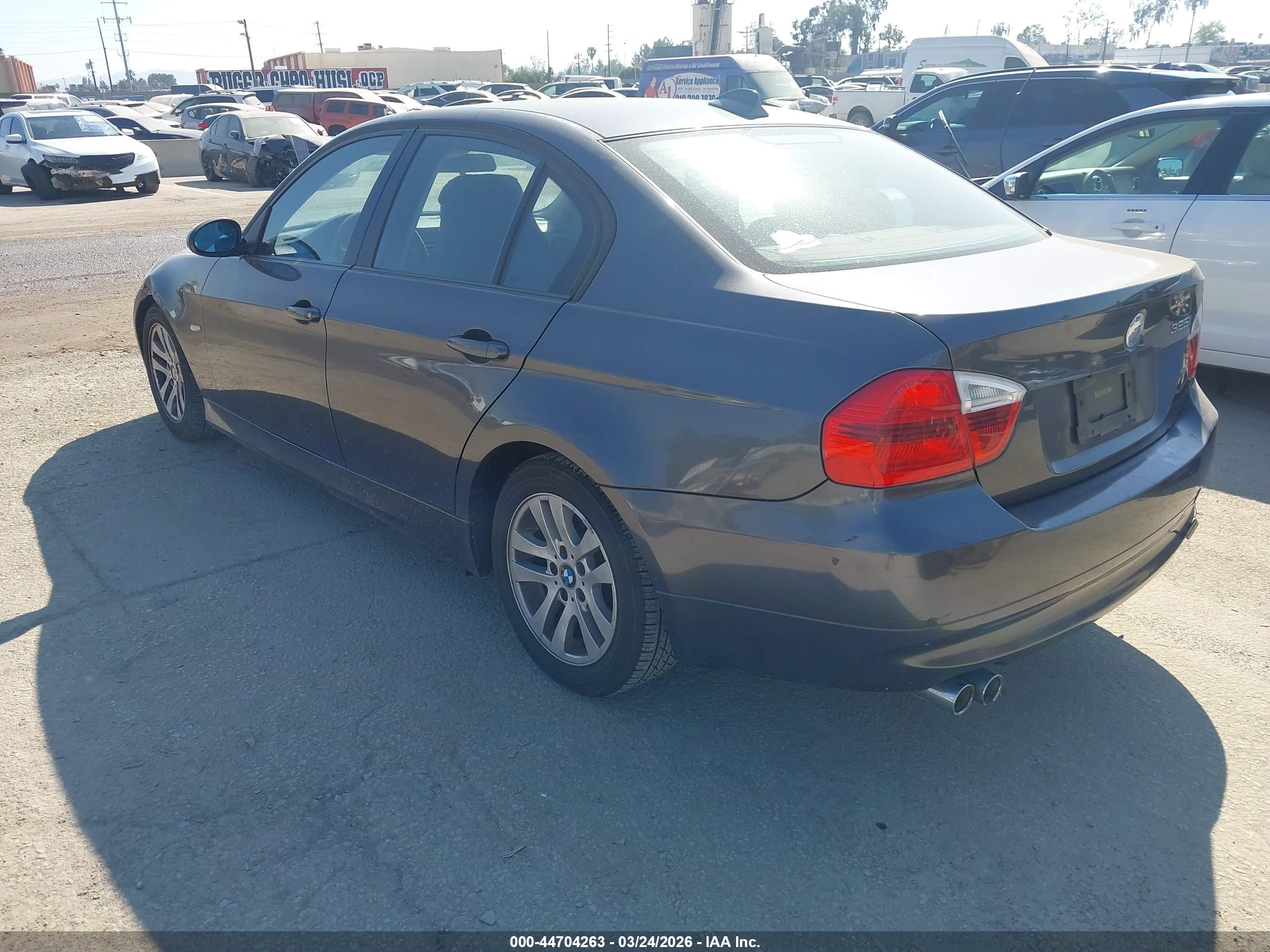 BMW 325I image 3