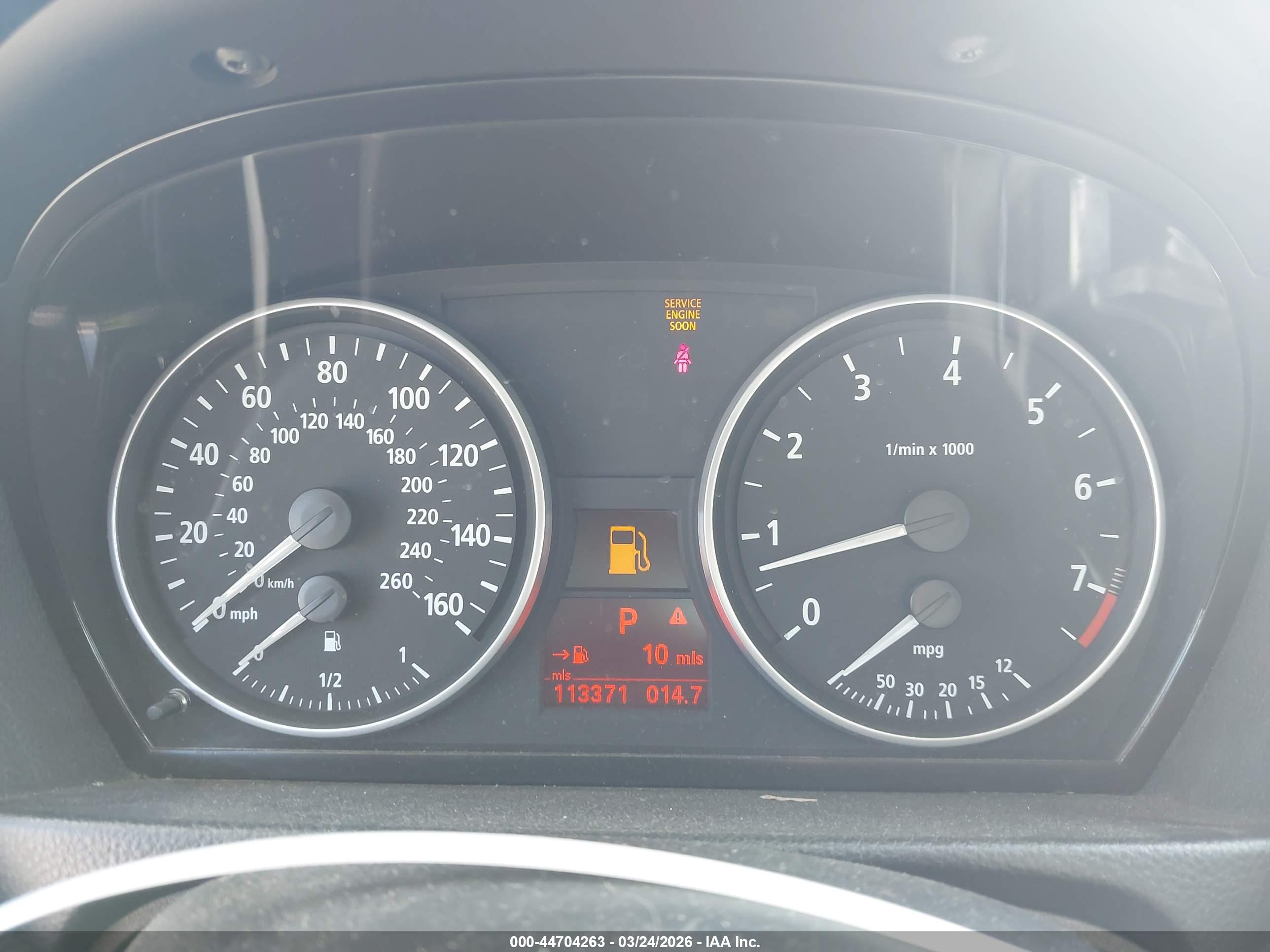 BMW 325I image 7