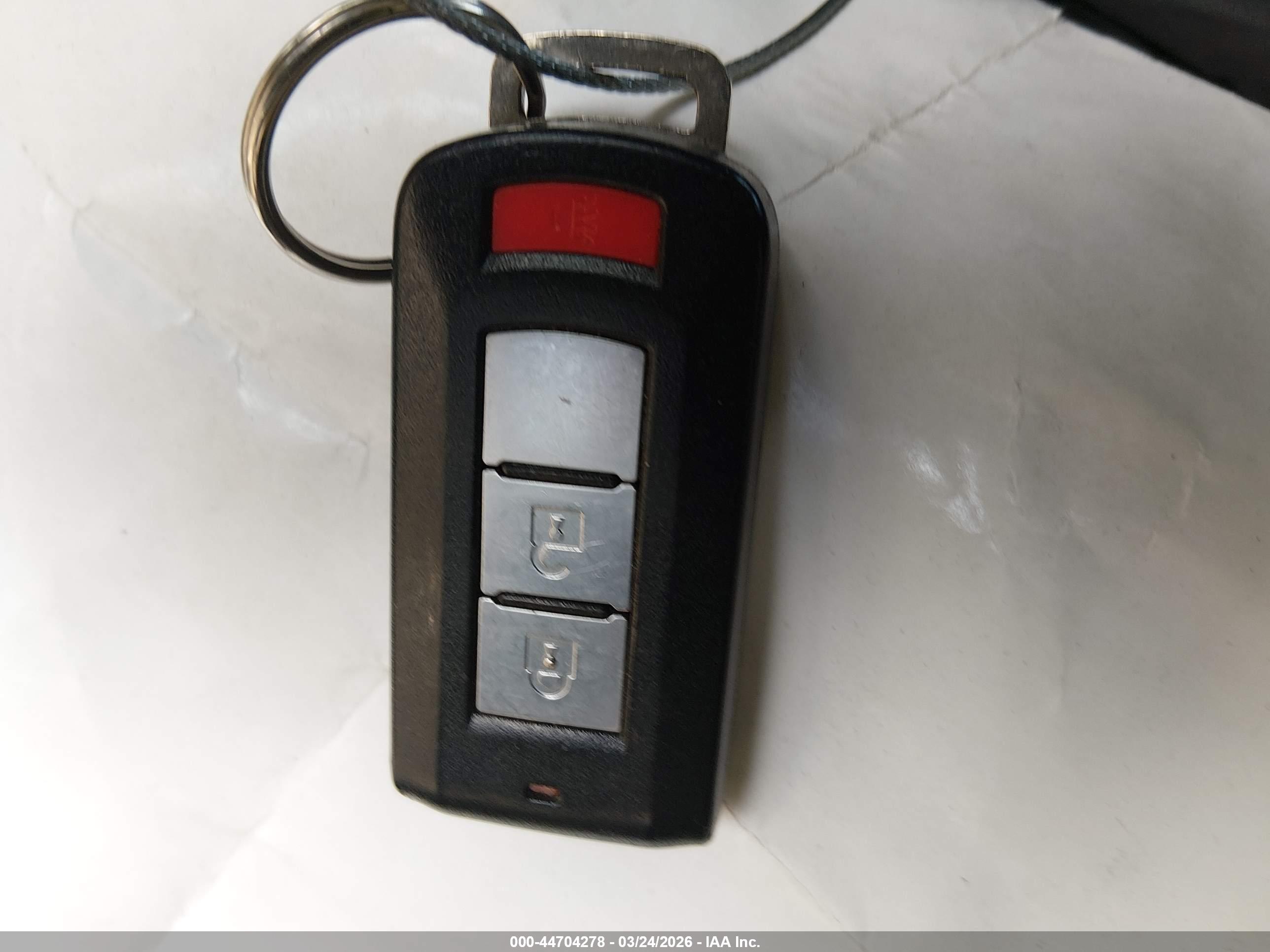 MITSUBISHI OUTLANDER image 11