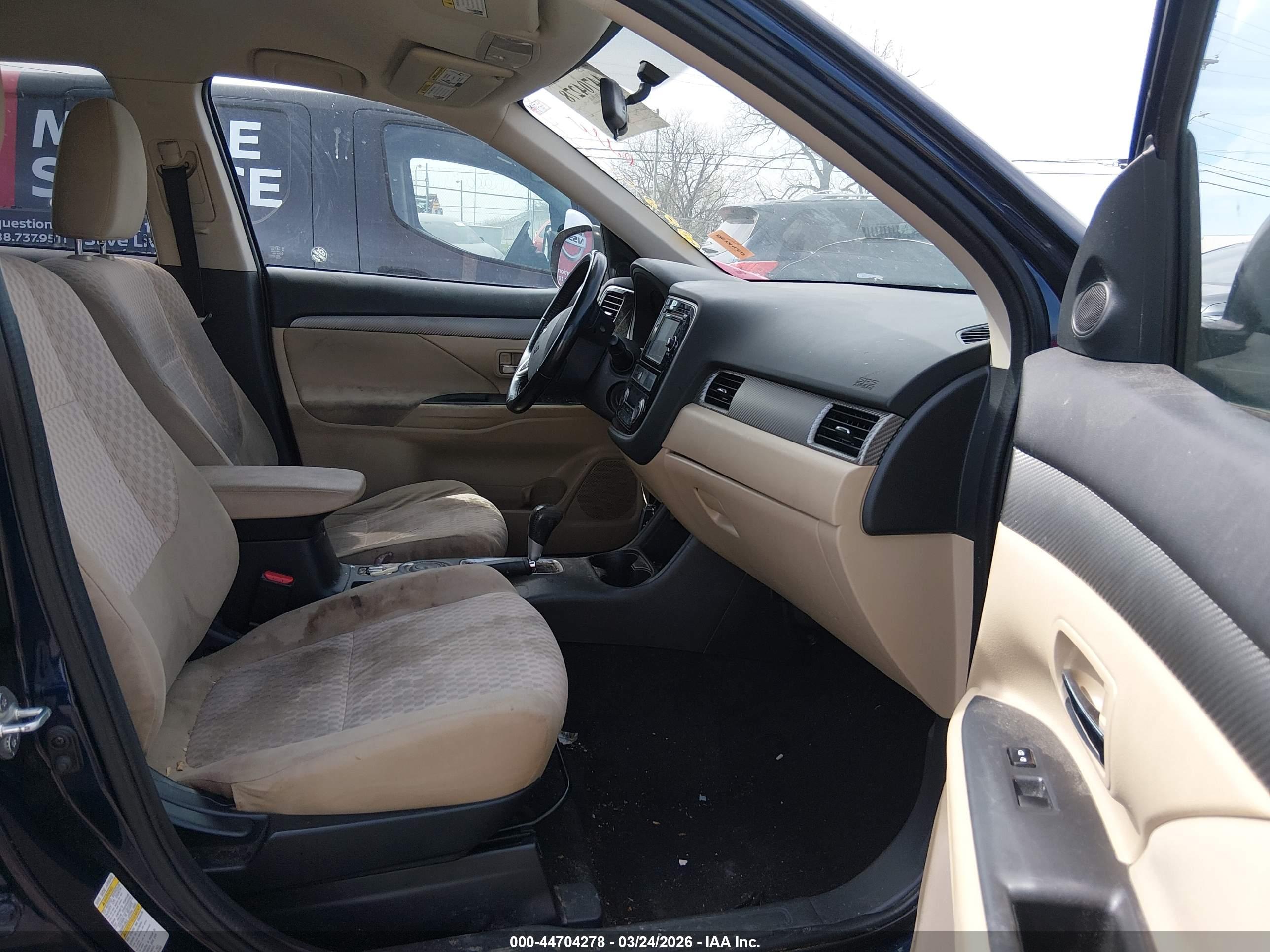 MITSUBISHI OUTLANDER image 5