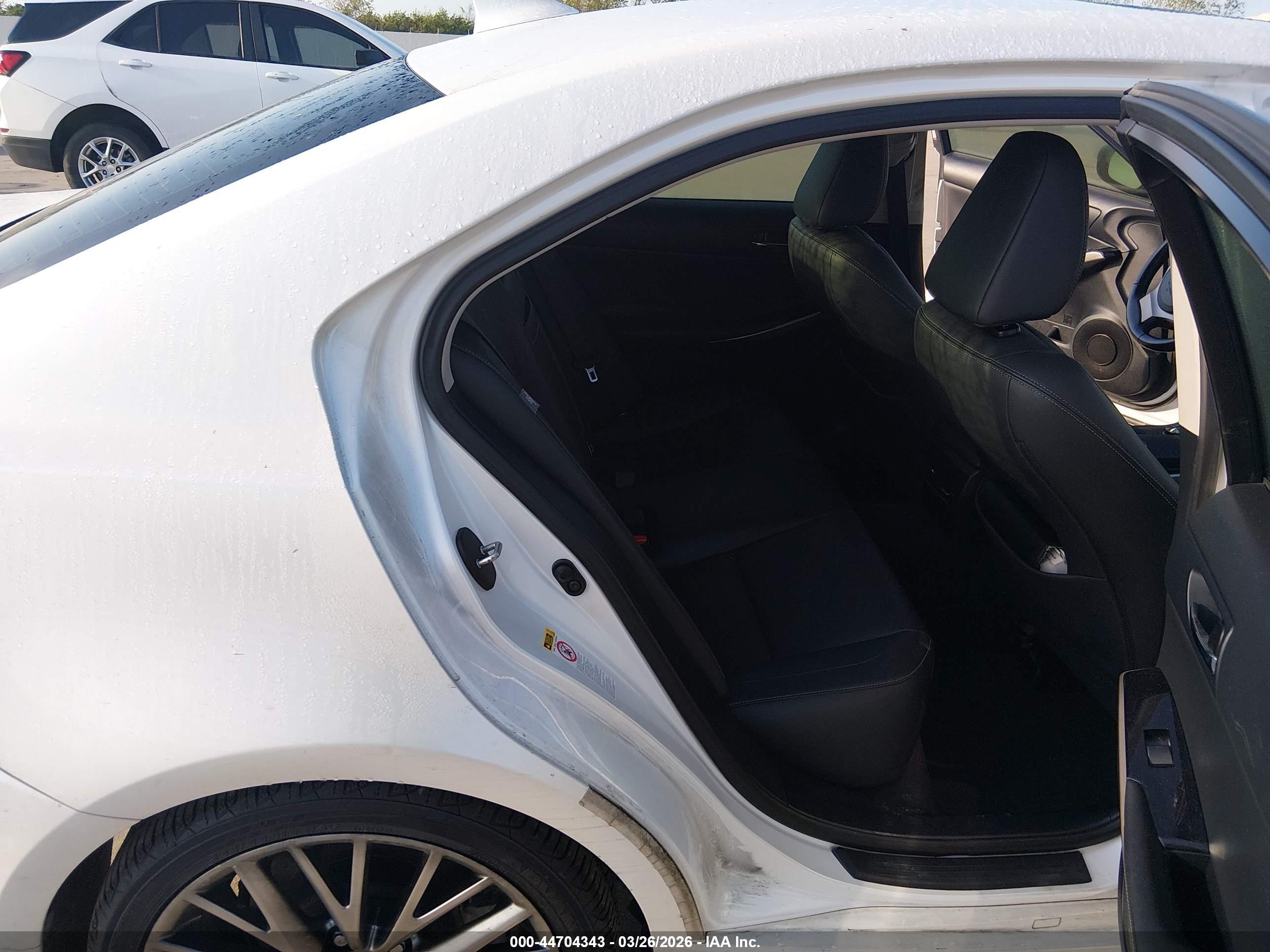LEXUS IS image 8