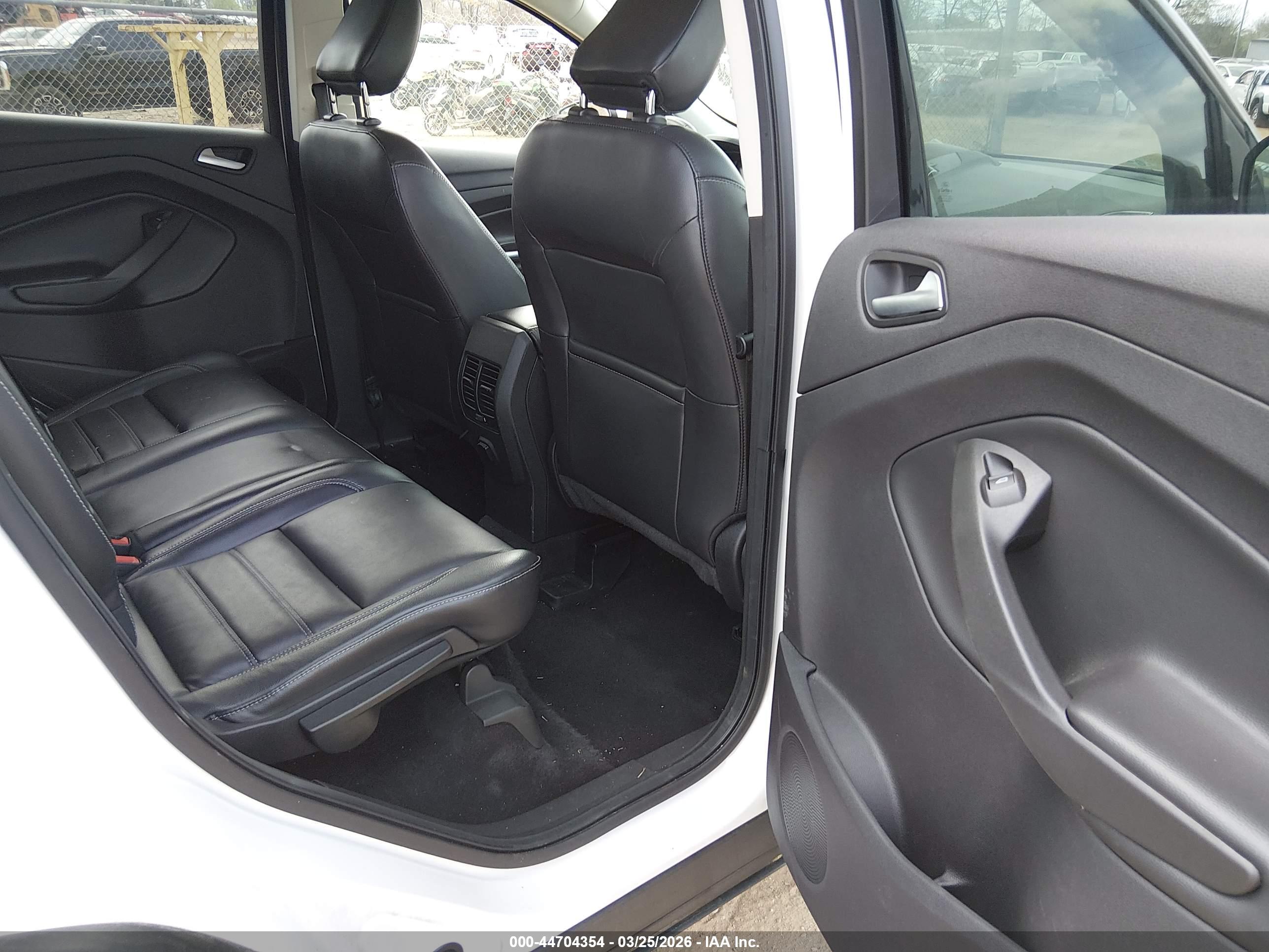FORD ESCAPE image 8