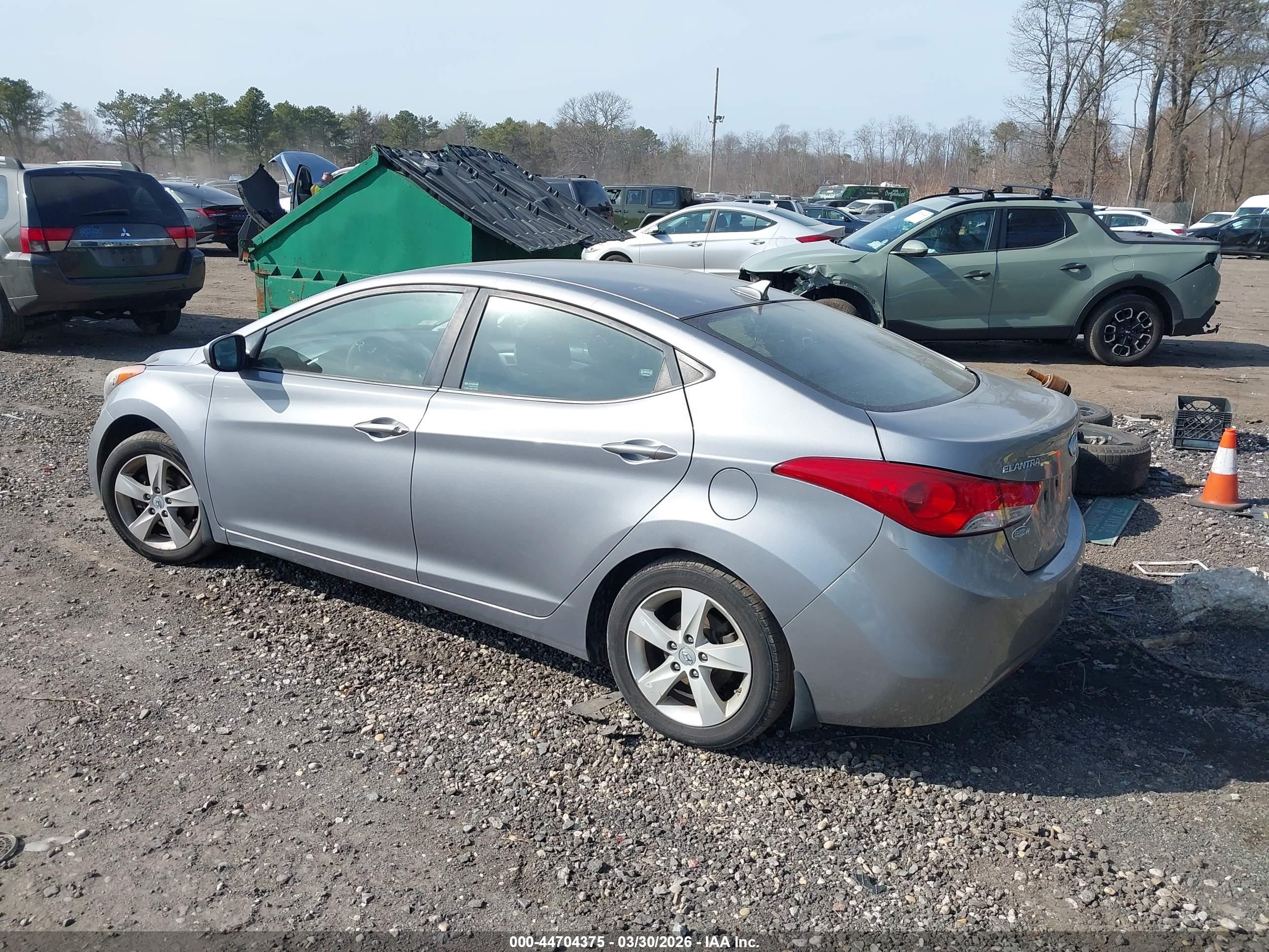 HYUNDAI ELANTRA image 3