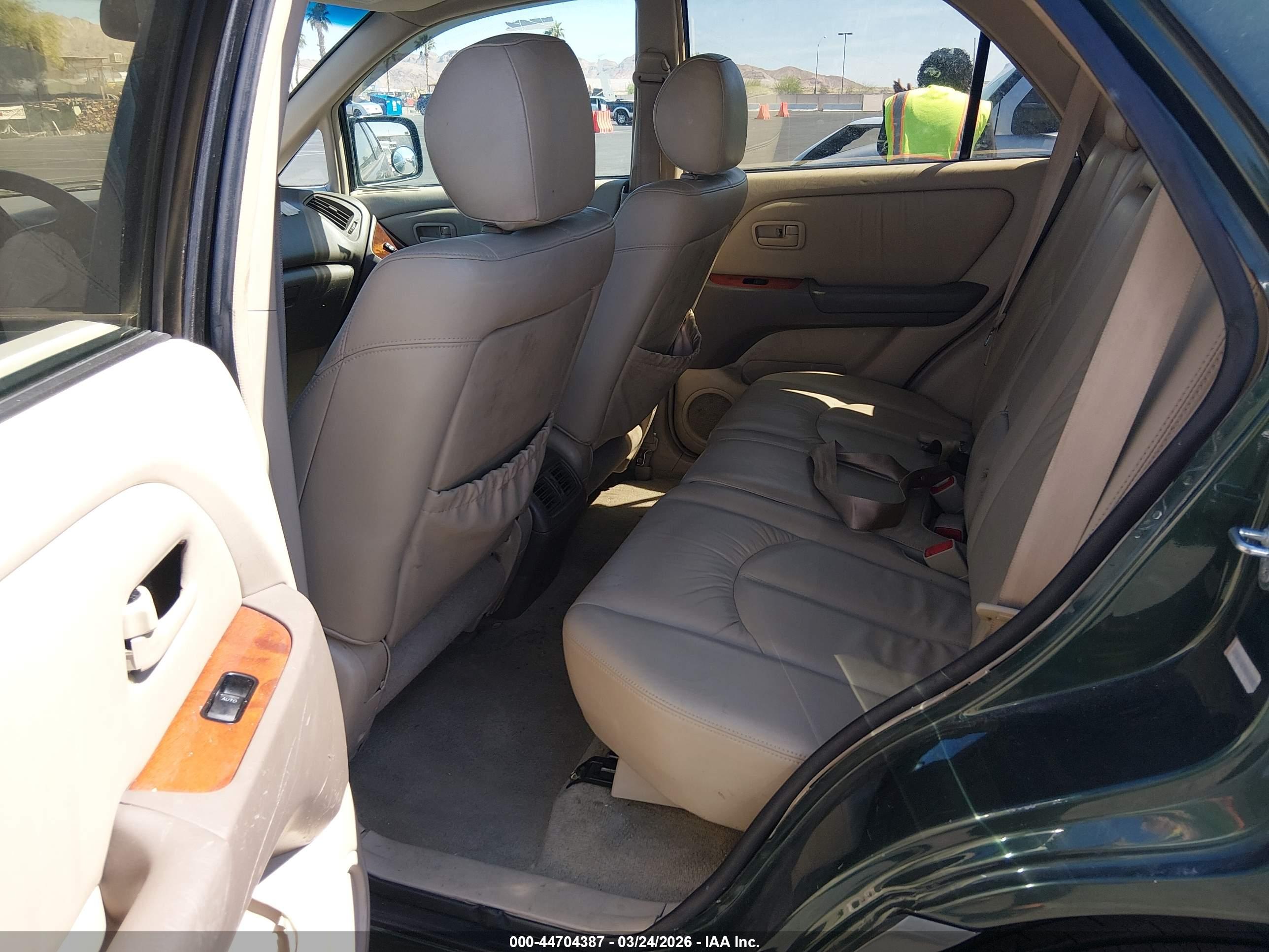 LEXUS RX image 8