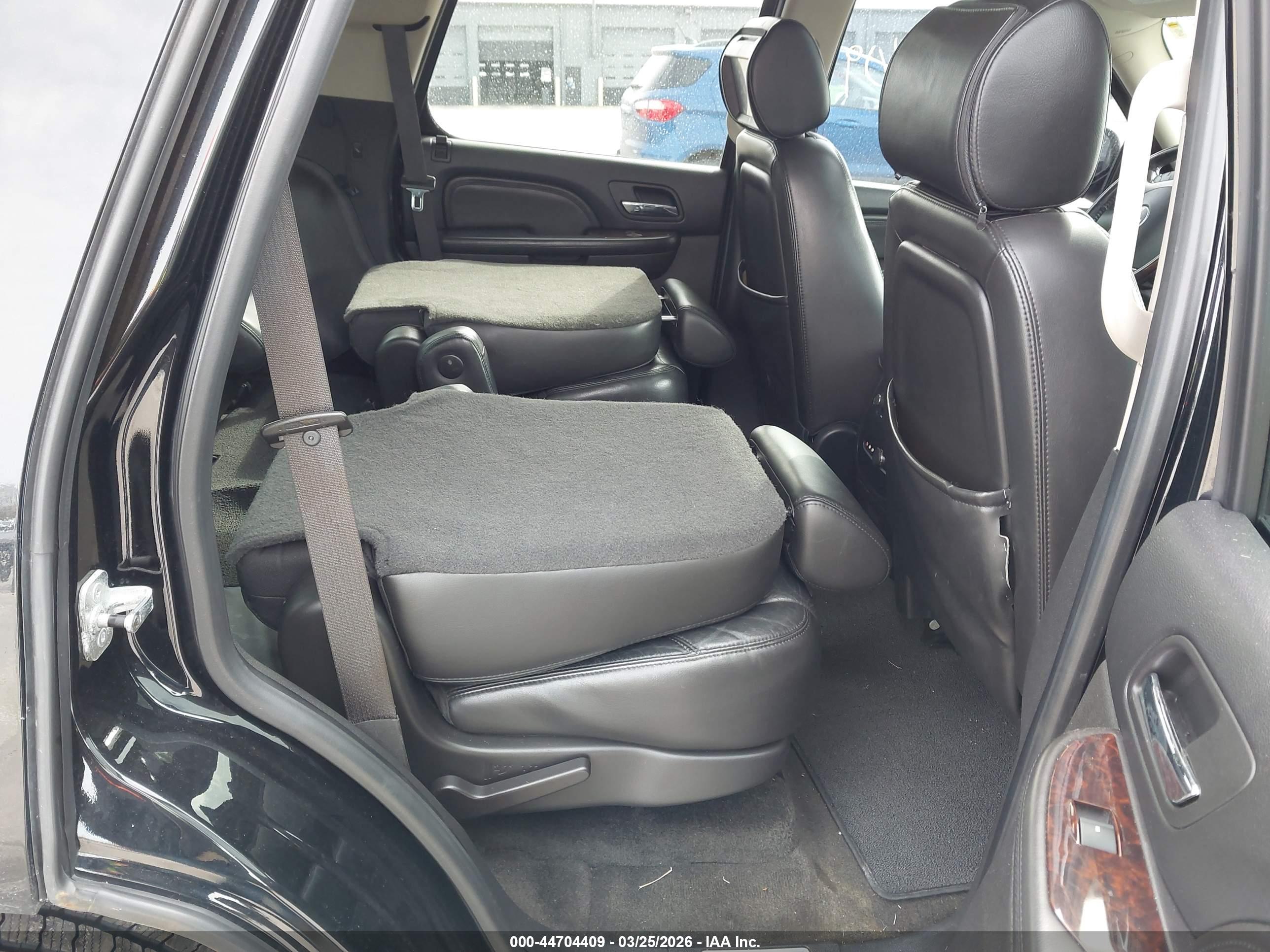 GMC YUKON image 8