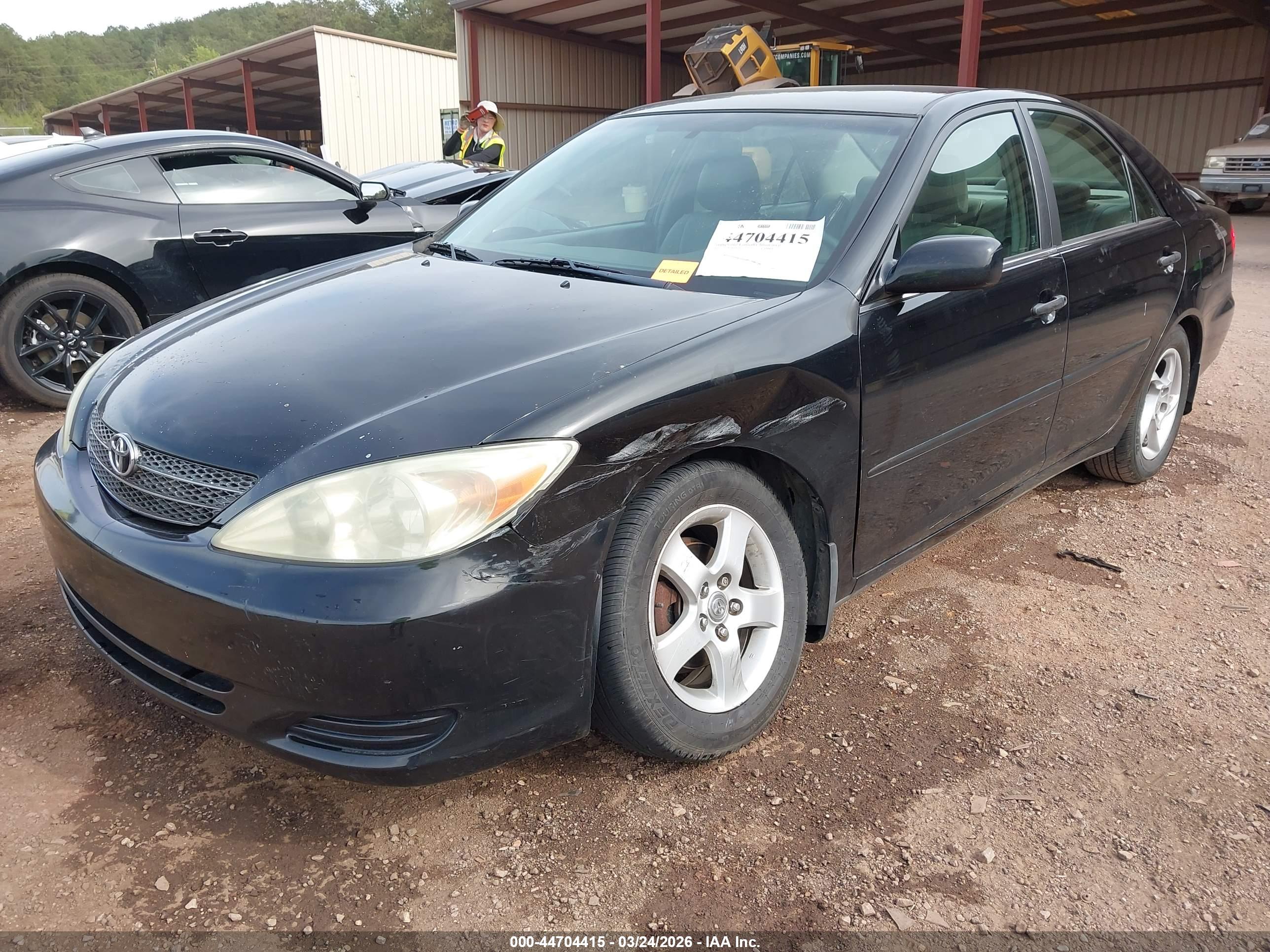 TOYOTA CAMRY image 2