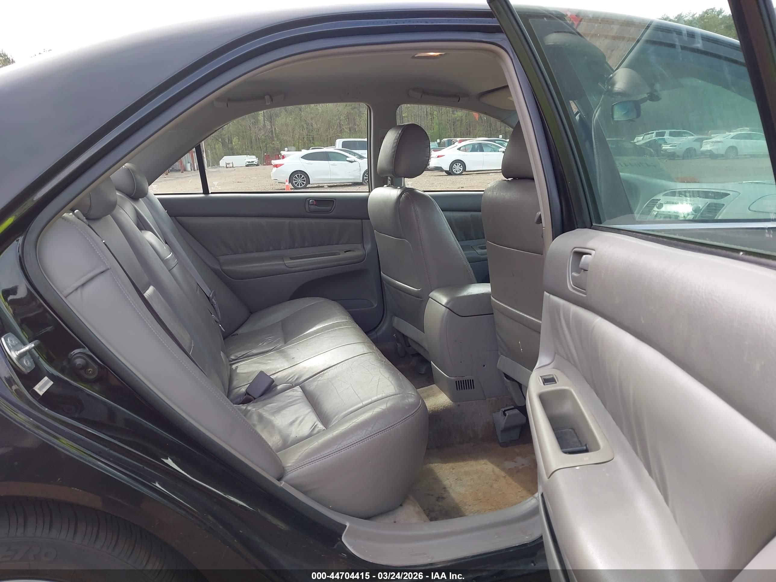 TOYOTA CAMRY image 8