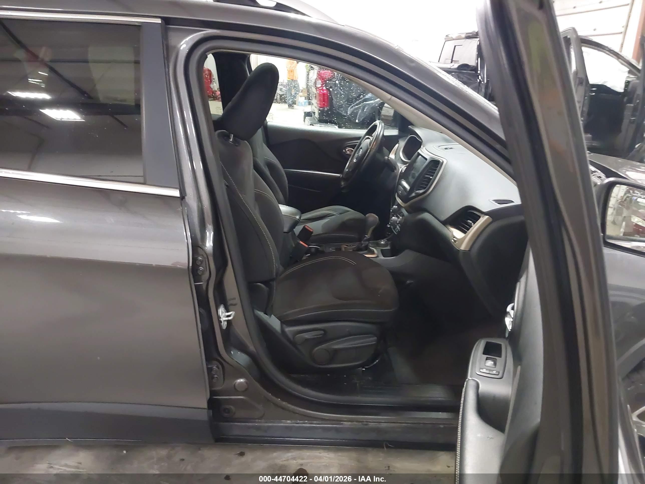 JEEP CHEROKEE image 5