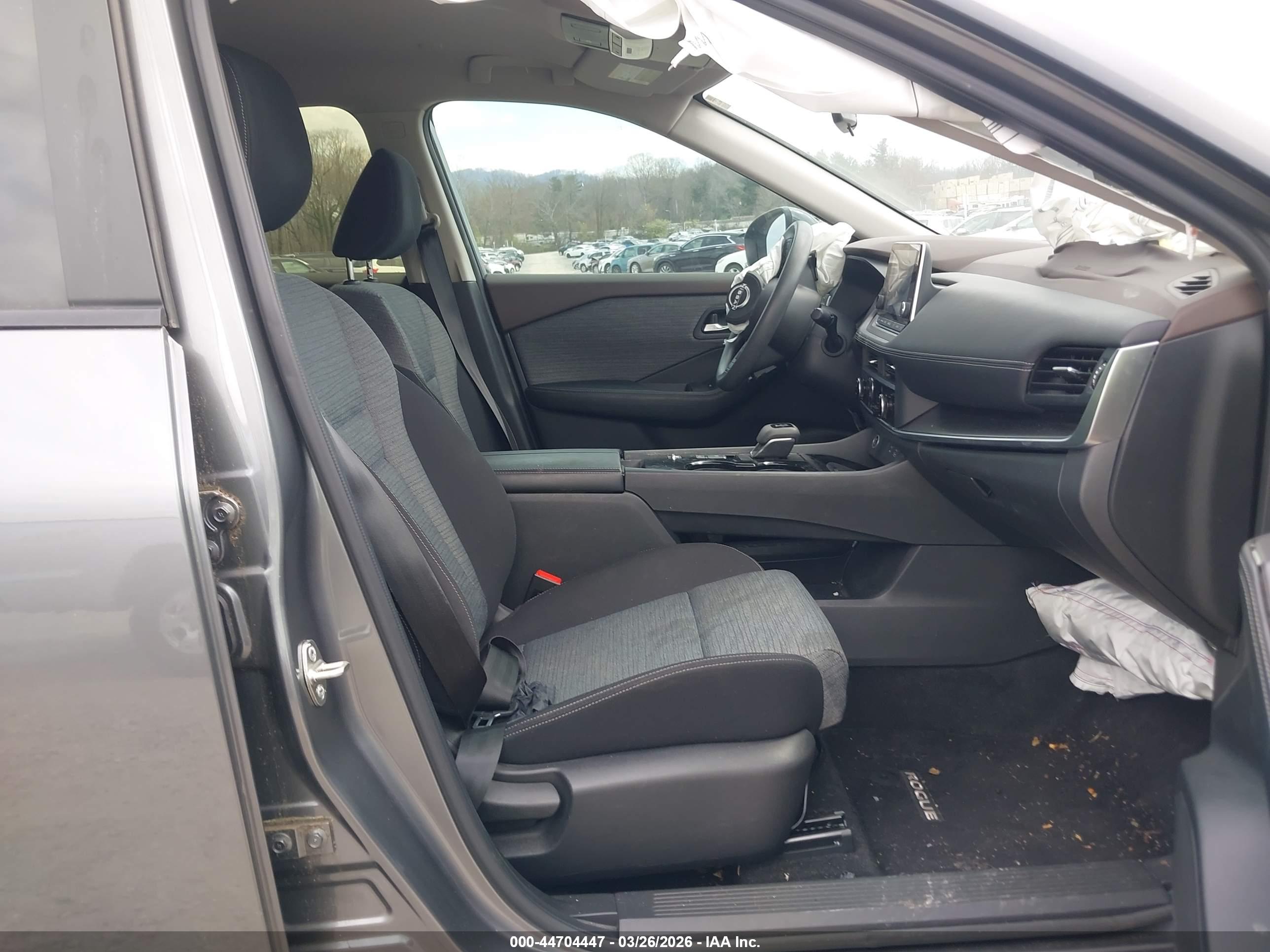 NISSAN ROGUE image 5