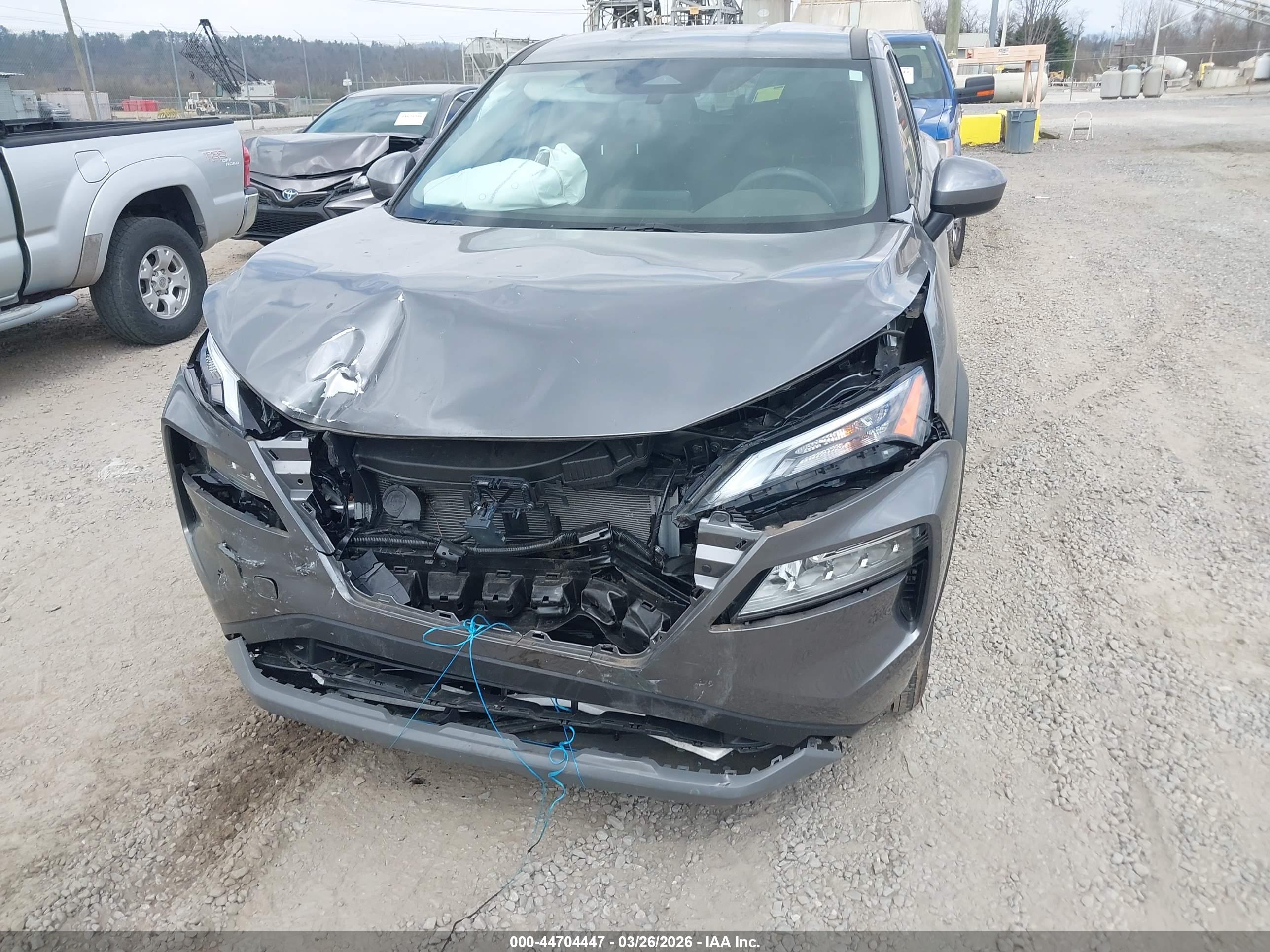 NISSAN ROGUE image 6