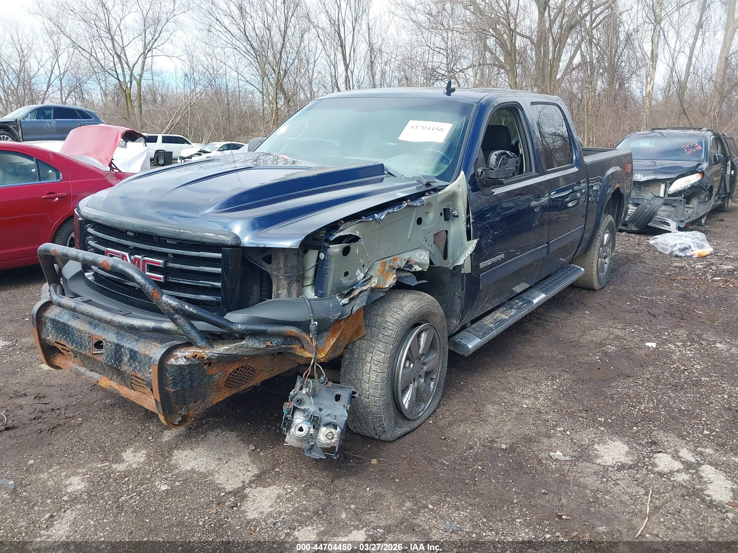 GMC SIERRA image 2