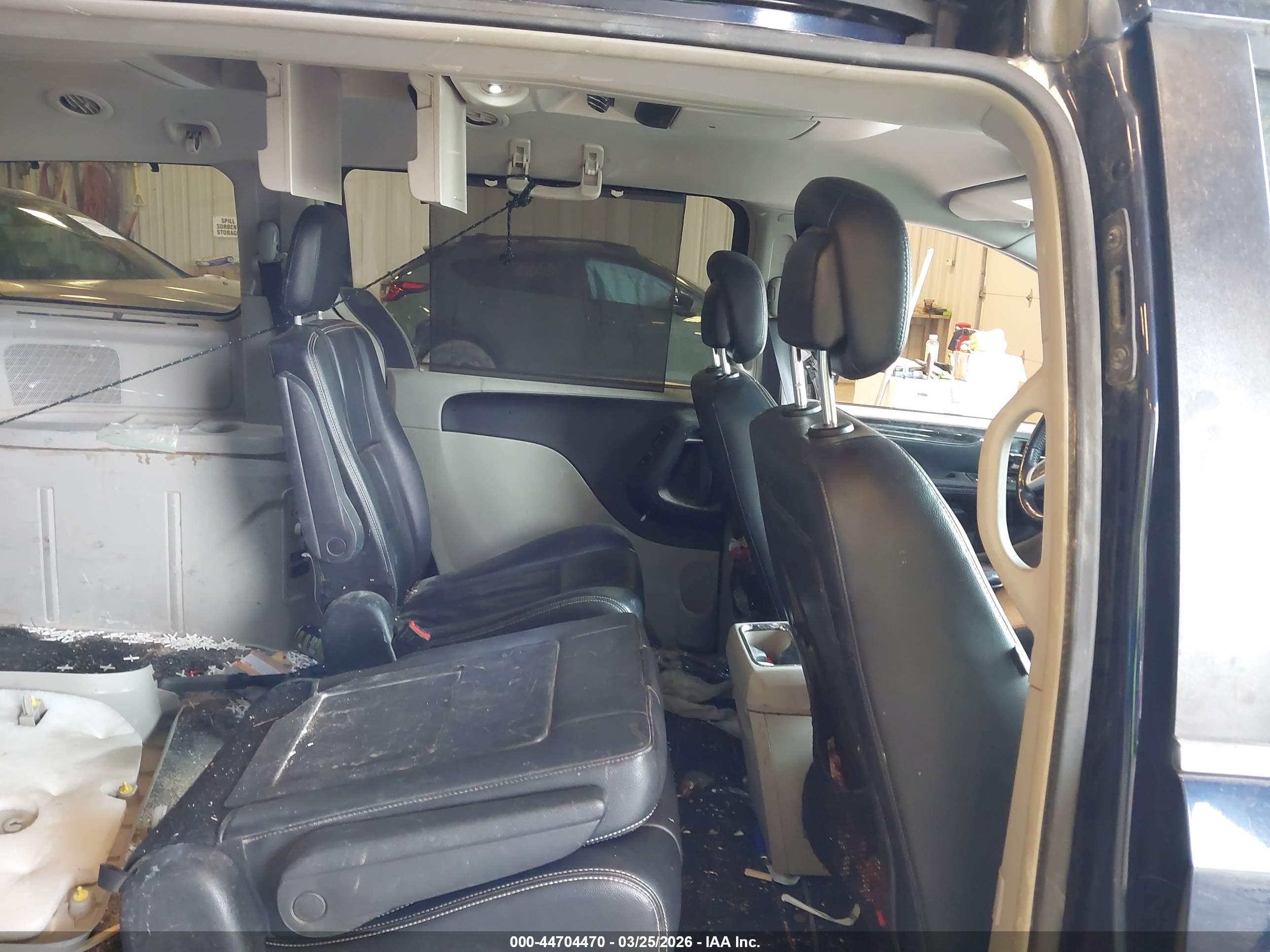 CHRYSLER TOWN image 8