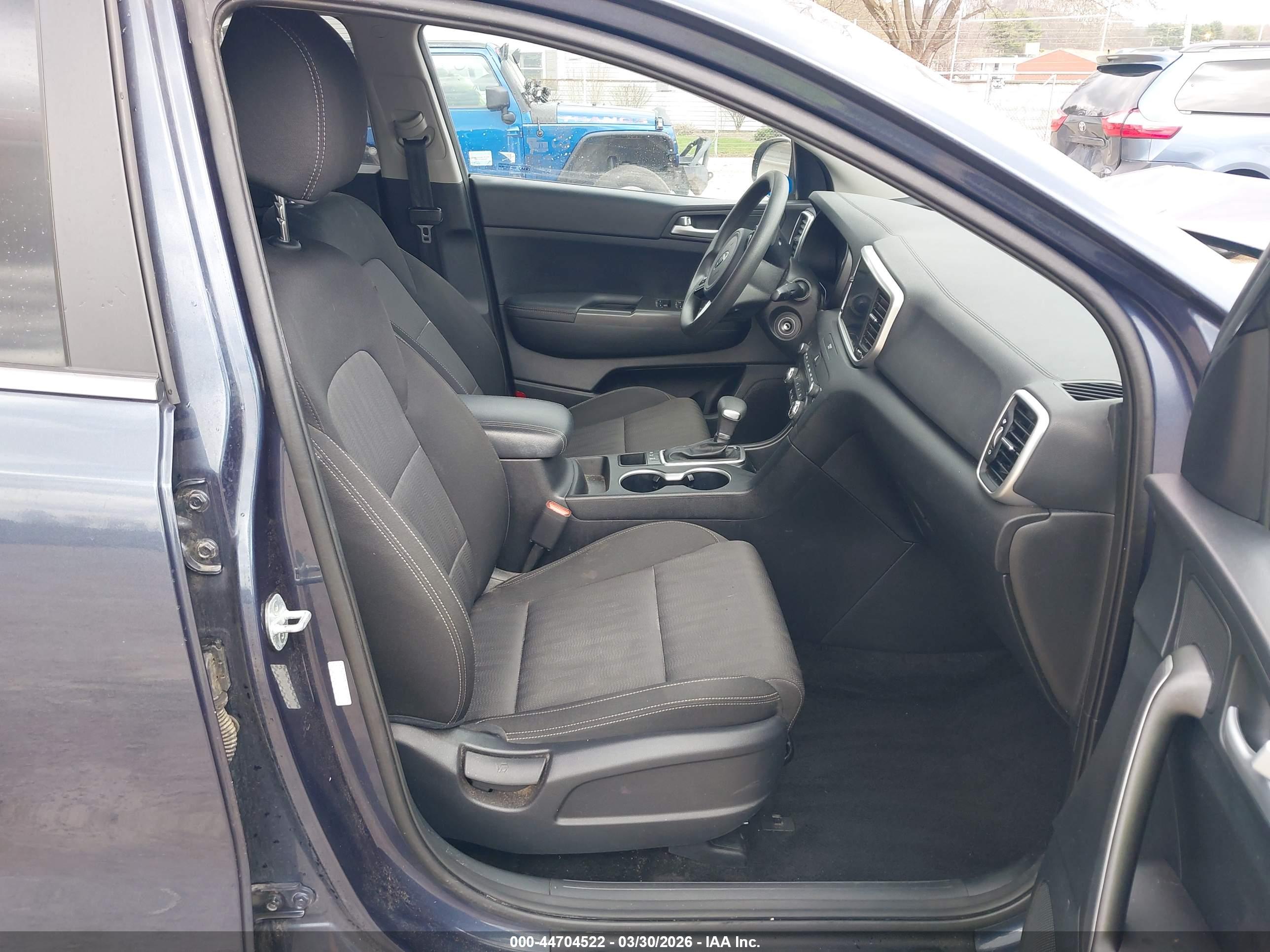 KIA SPORTAGE image 5