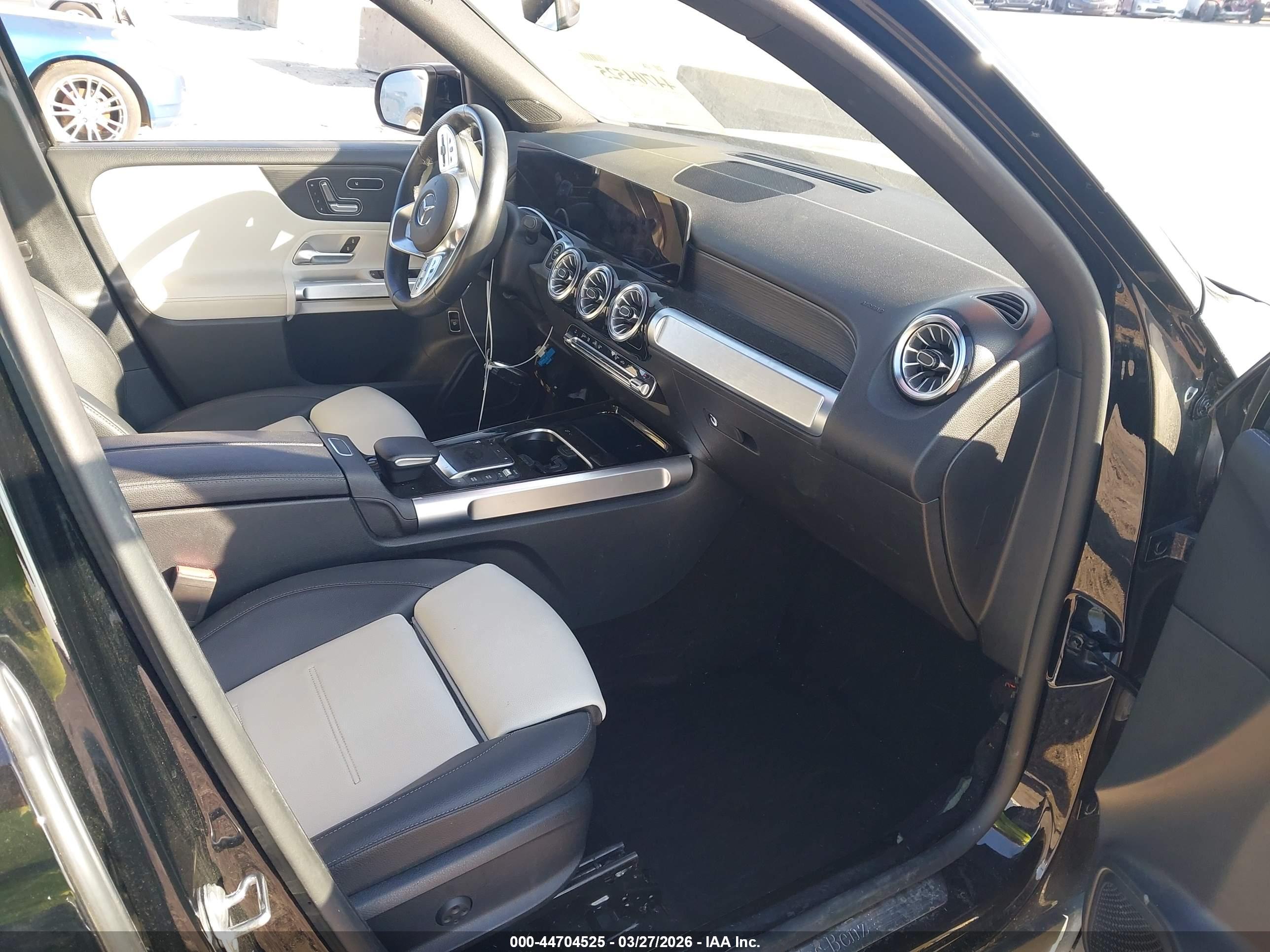 MERCEDES-BENZ GLB image 5