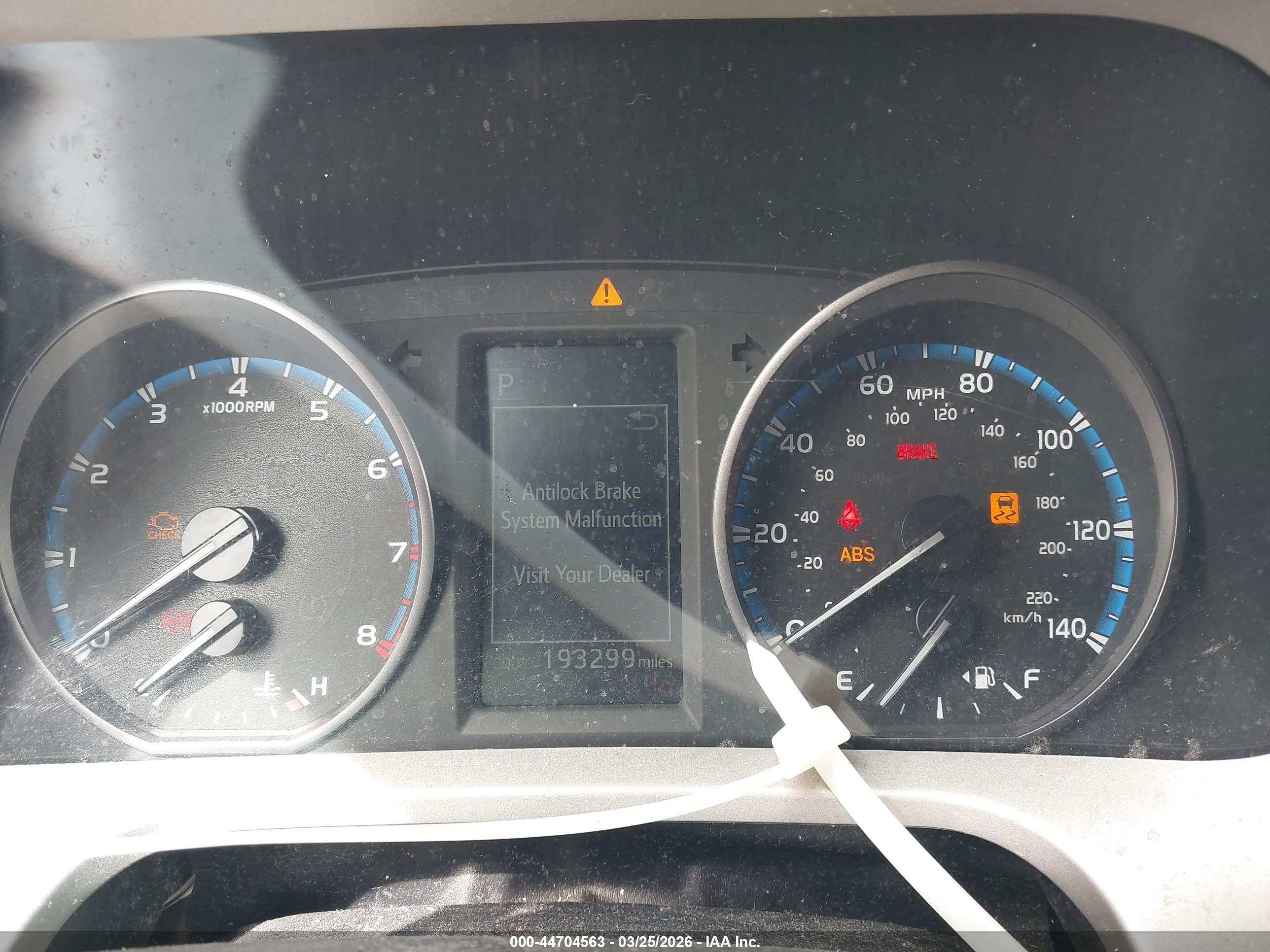 TOYOTA RAV4 image 7