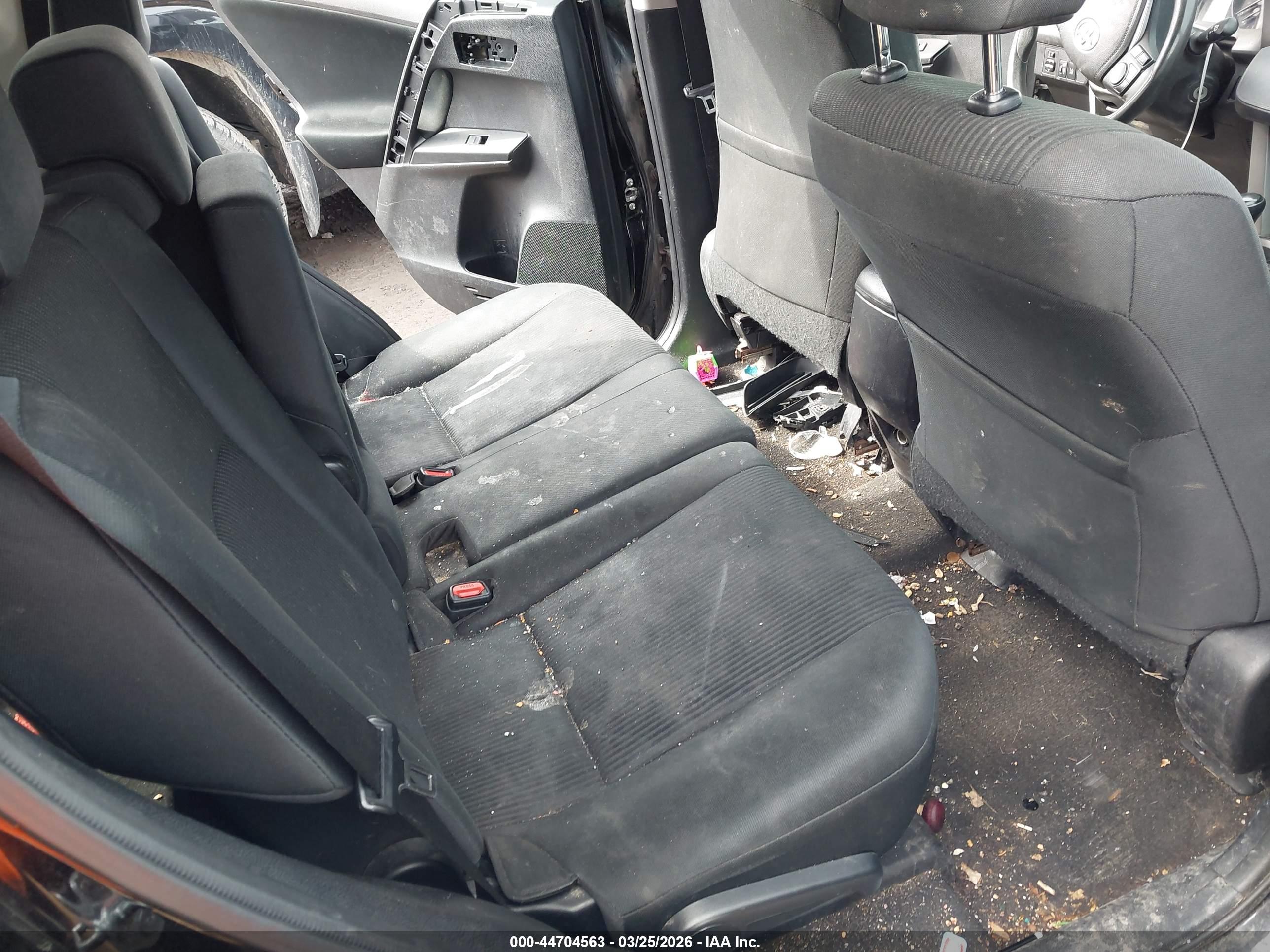 TOYOTA RAV4 image 8