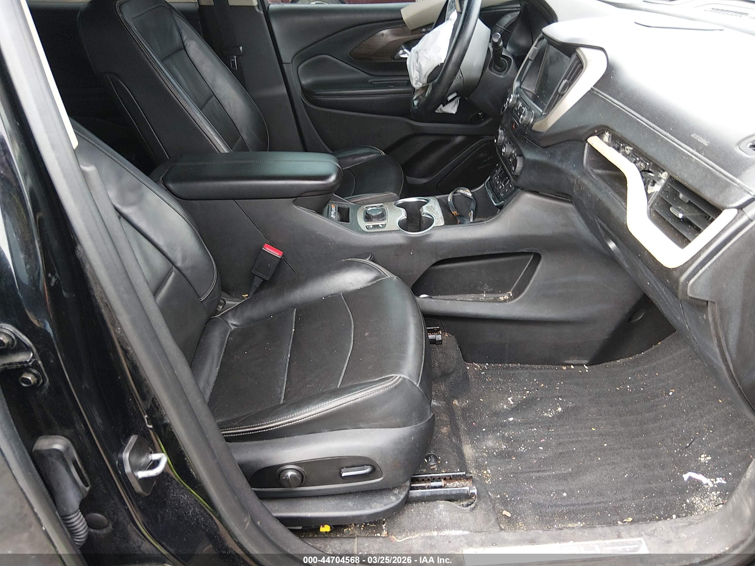 GMC TERRAIN image 5
