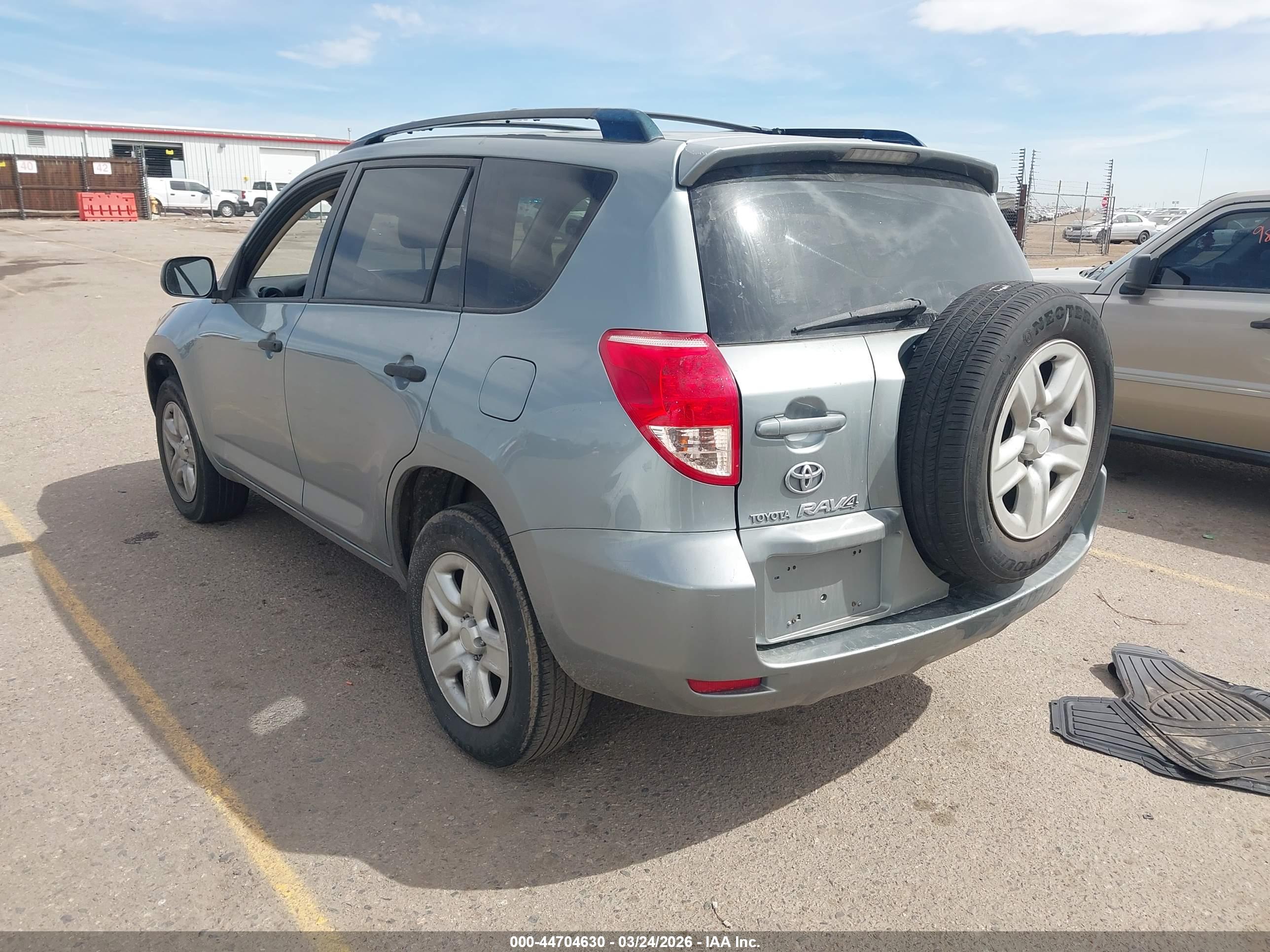 TOYOTA RAV4 image 3