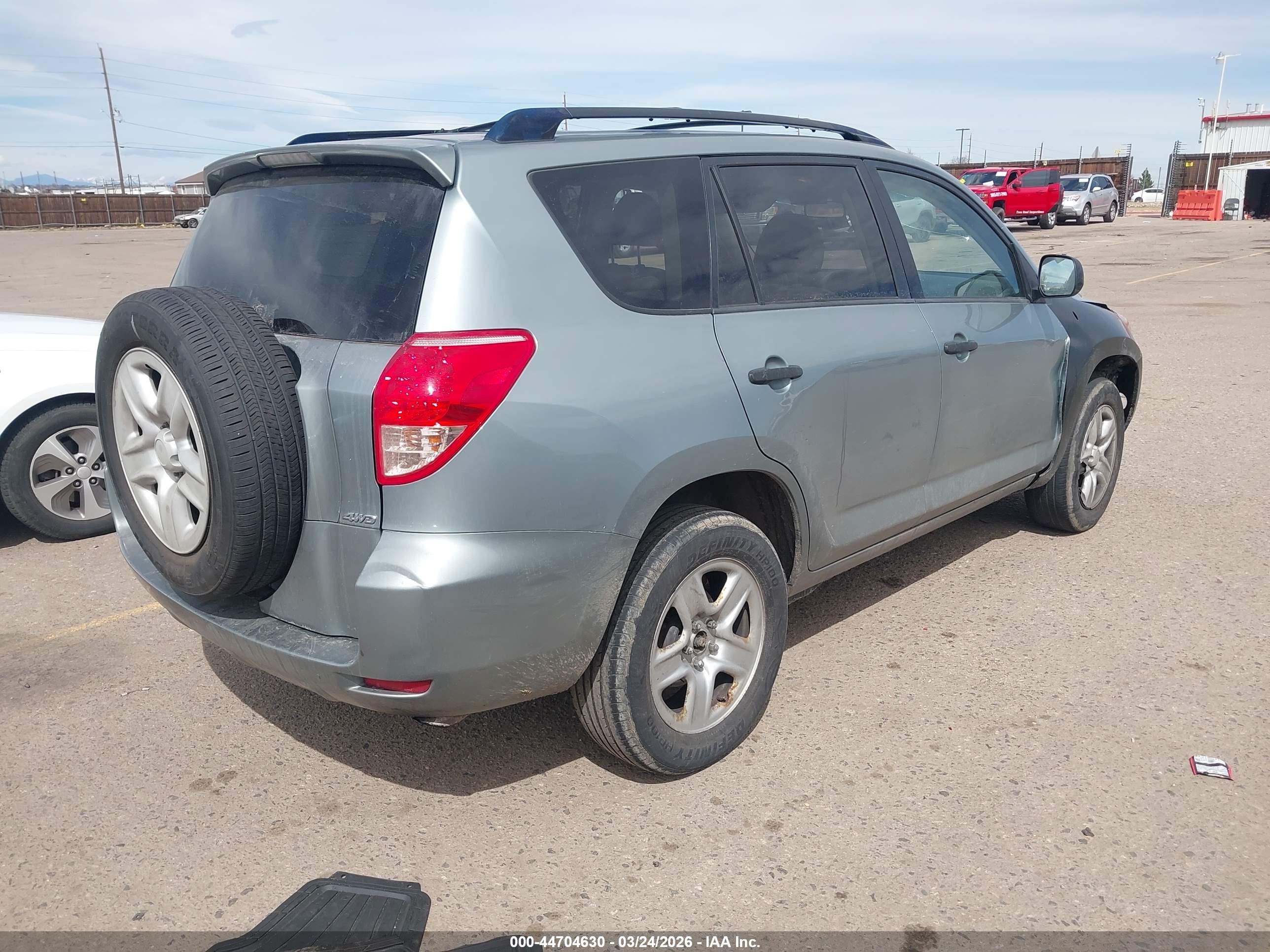 TOYOTA RAV4 image 4