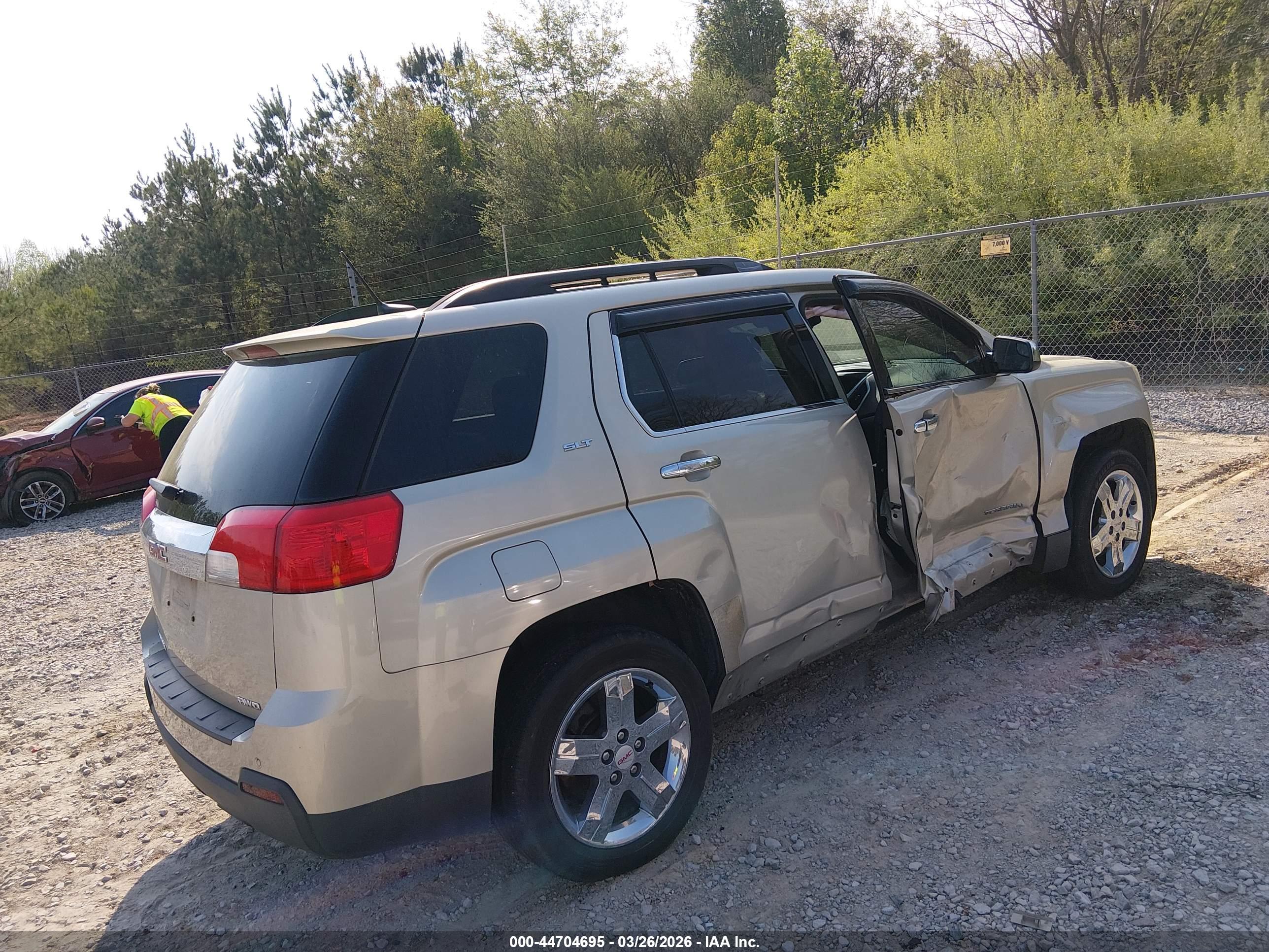 GMC TERRAIN image 4
