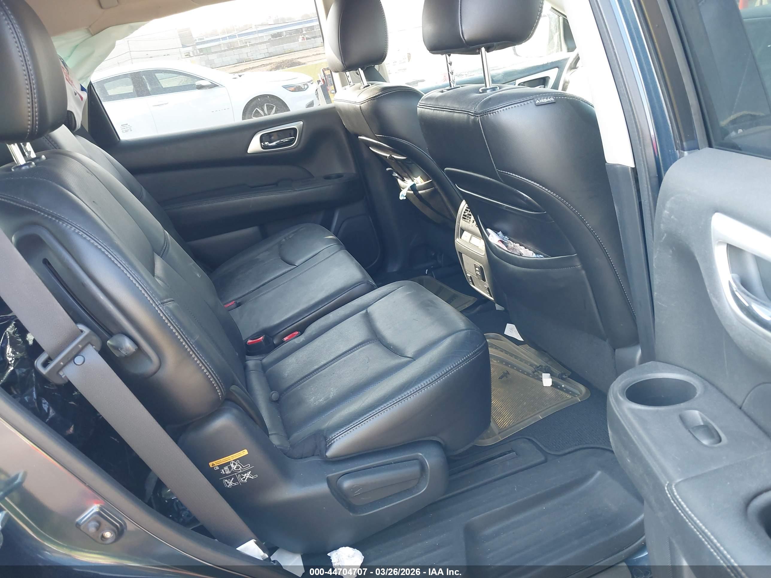 NISSAN PATHFINDER image 8