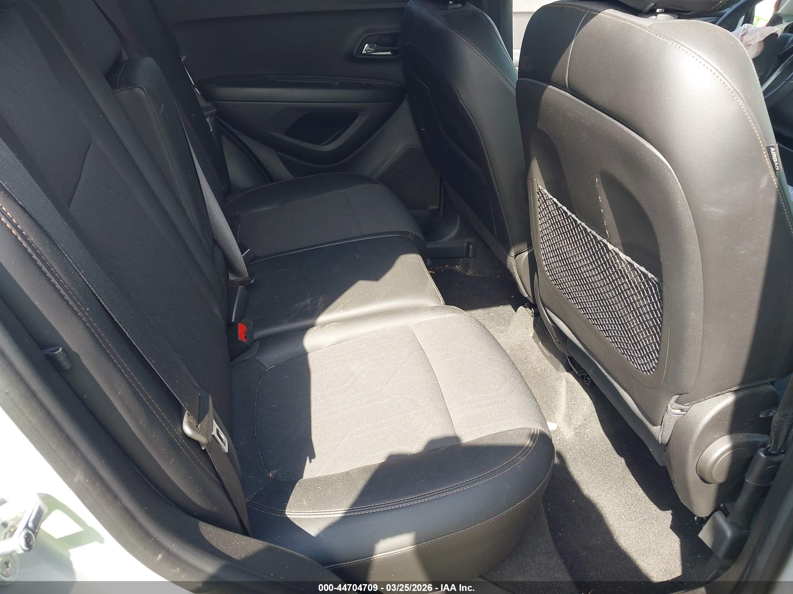 CHEVROLET TRAX image 8