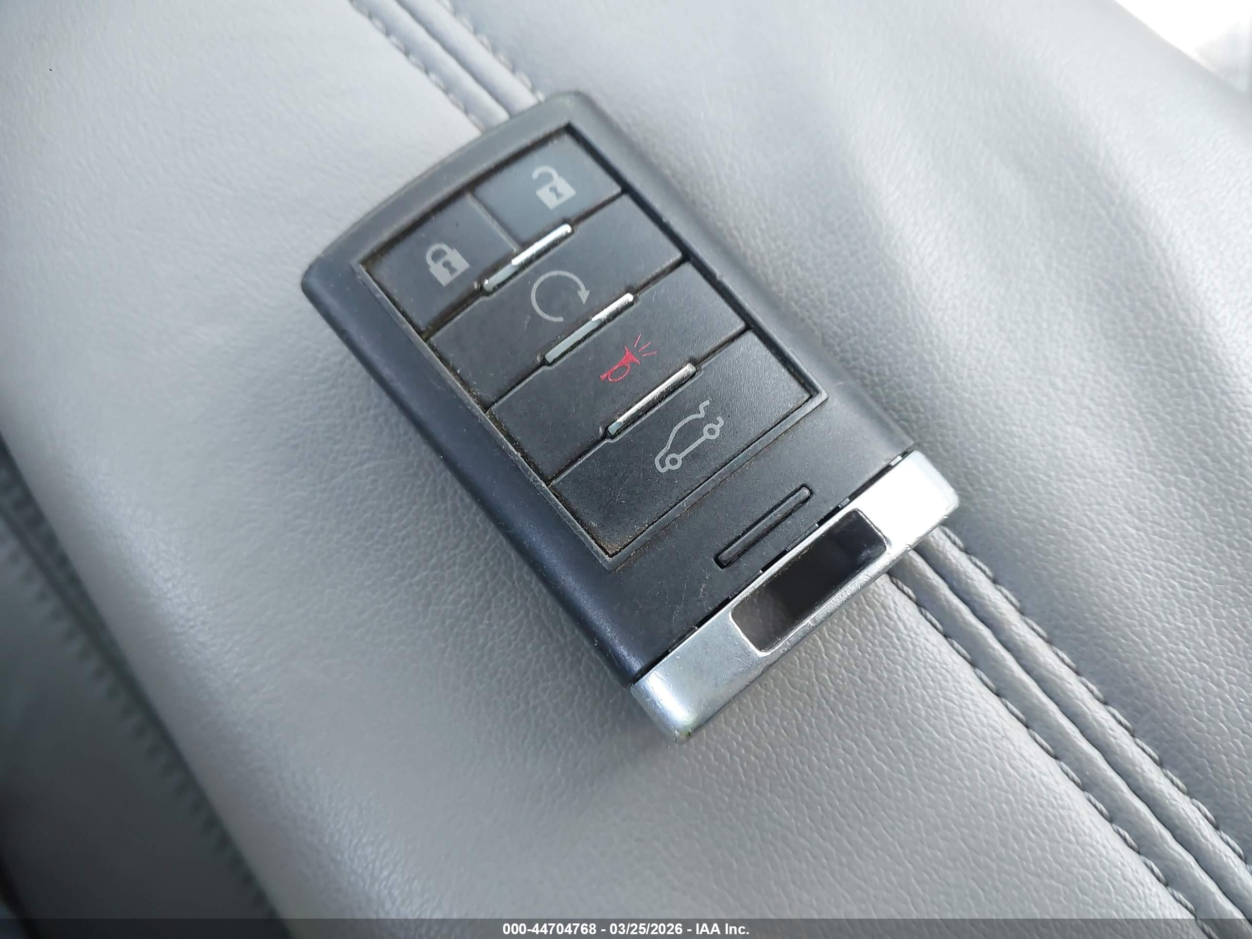 CADILLAC XTS image 11