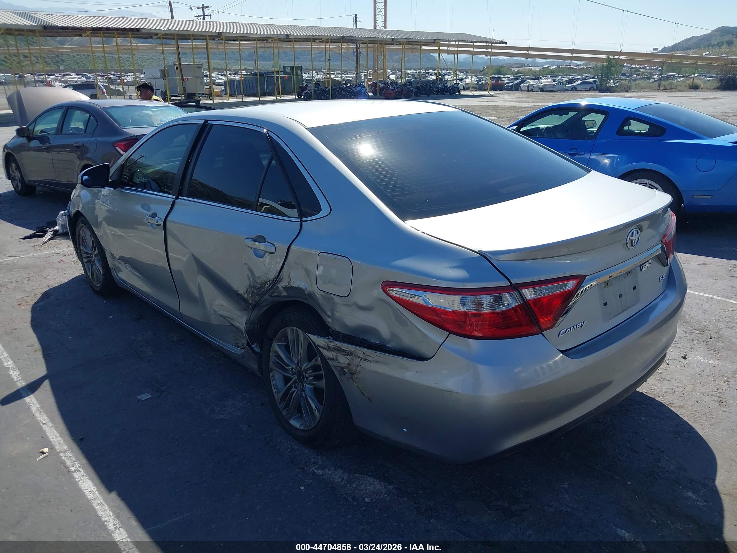 TOYOTA CAMRY image 3