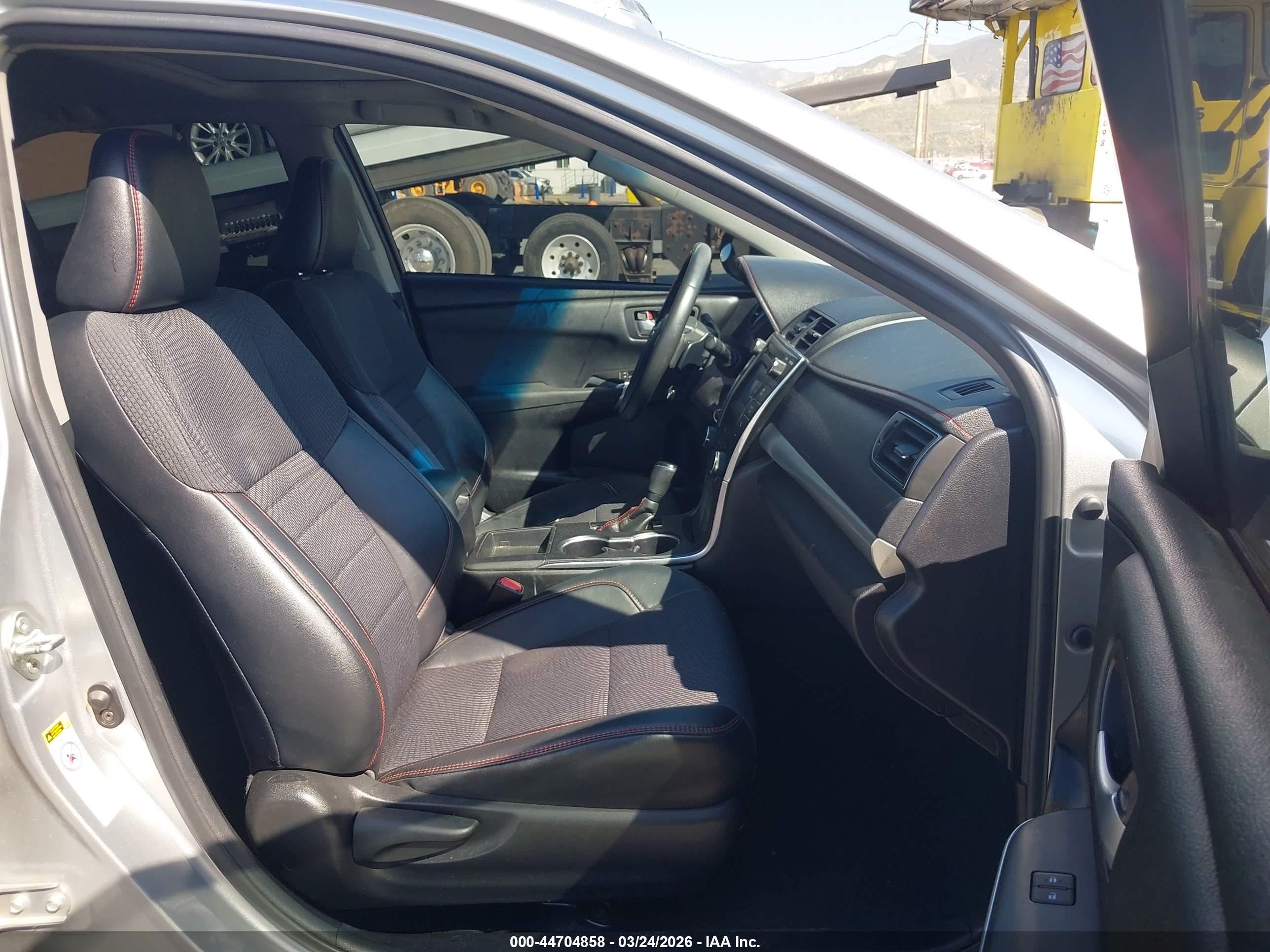 TOYOTA CAMRY image 5