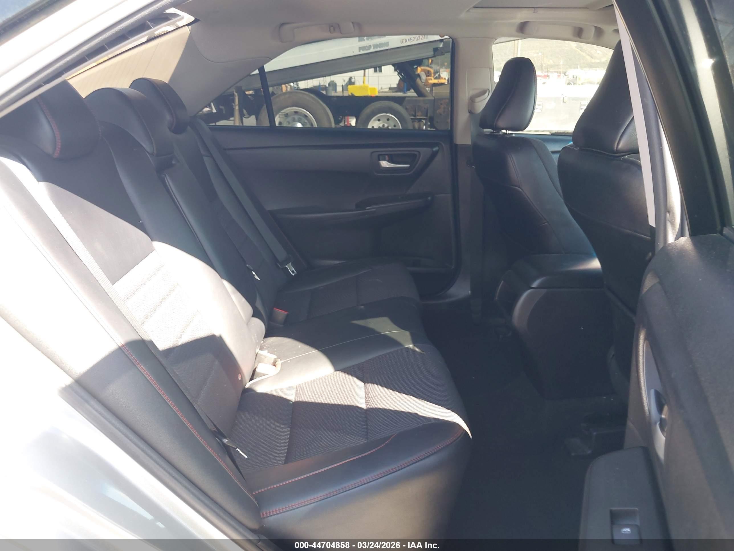 TOYOTA CAMRY image 8