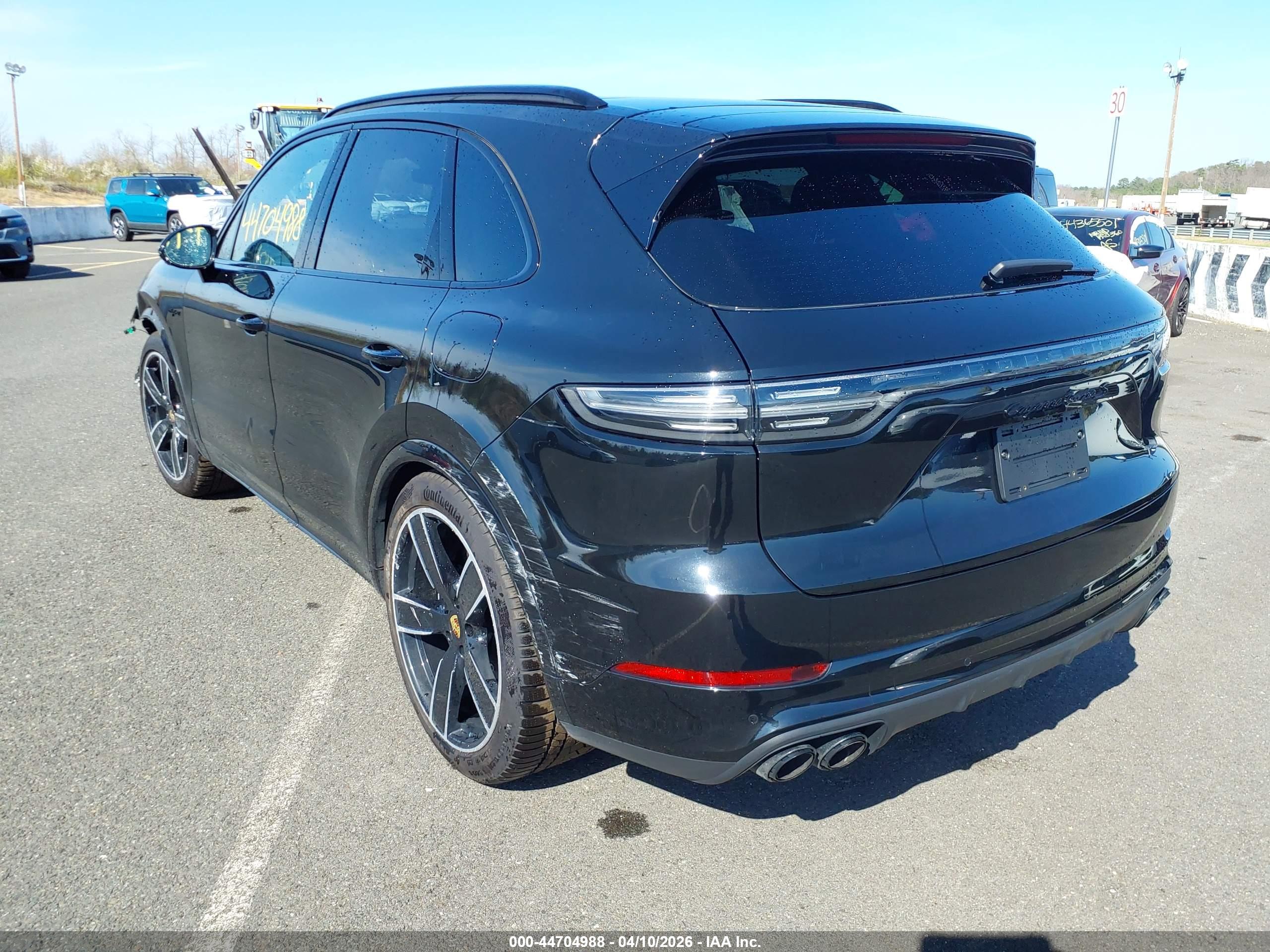 PORSCHE CAYENNE image 3