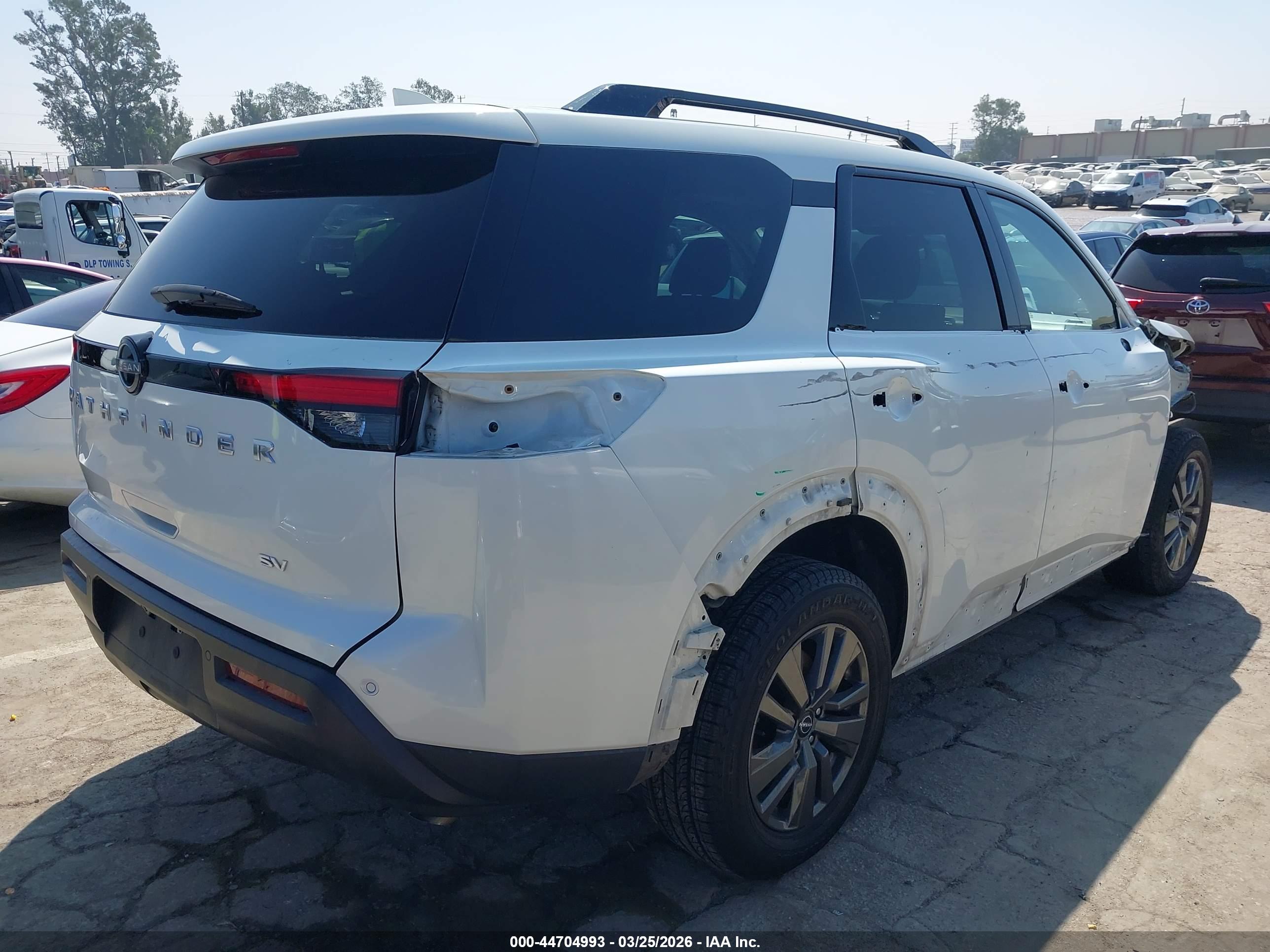 NISSAN PATHFINDER image 4