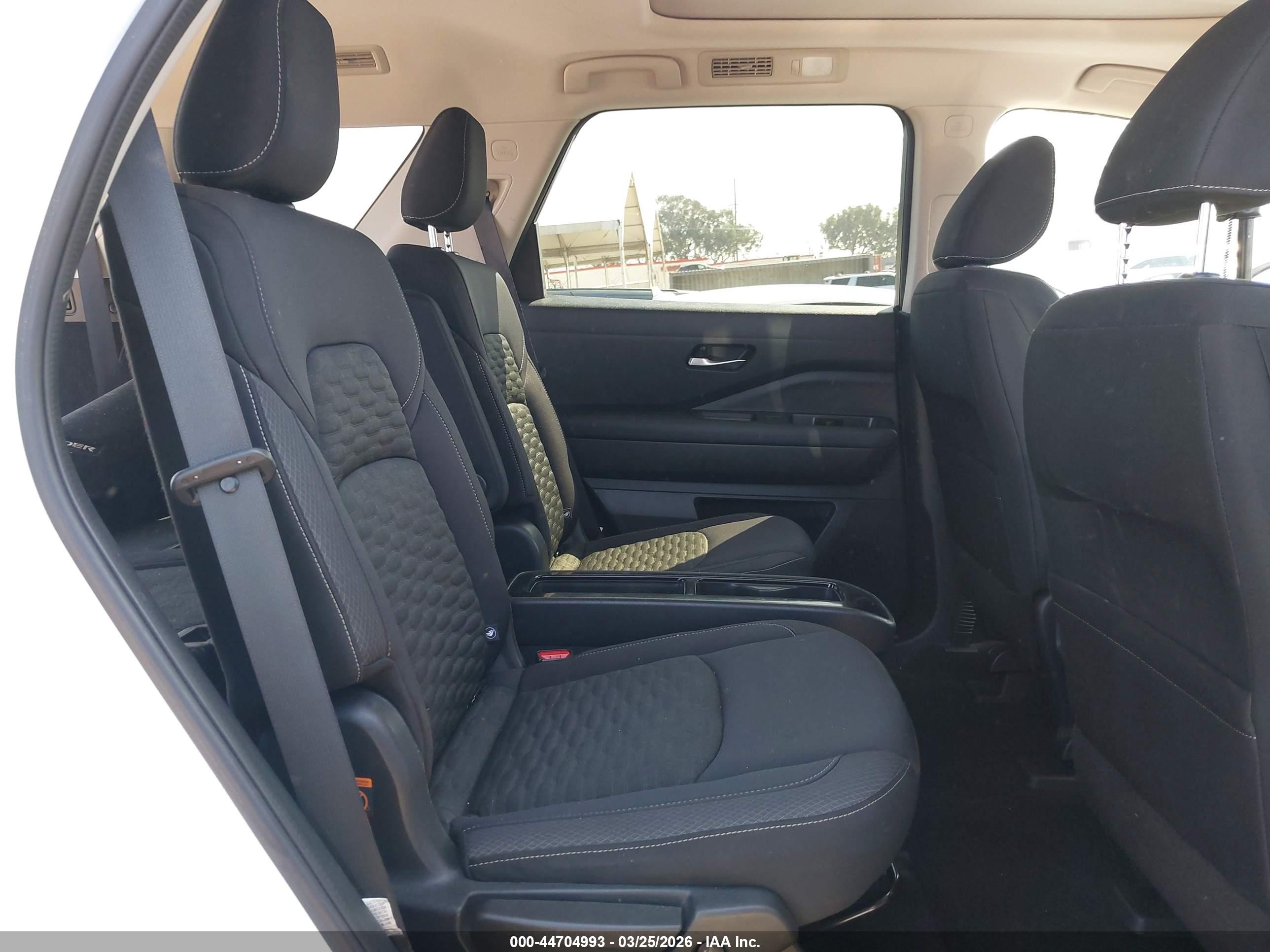 NISSAN PATHFINDER image 8
