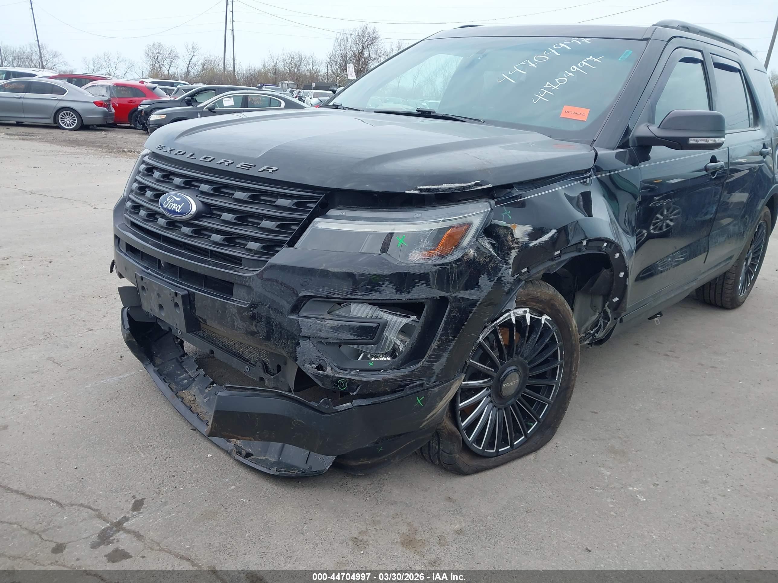 FORD EXPLORER image 6