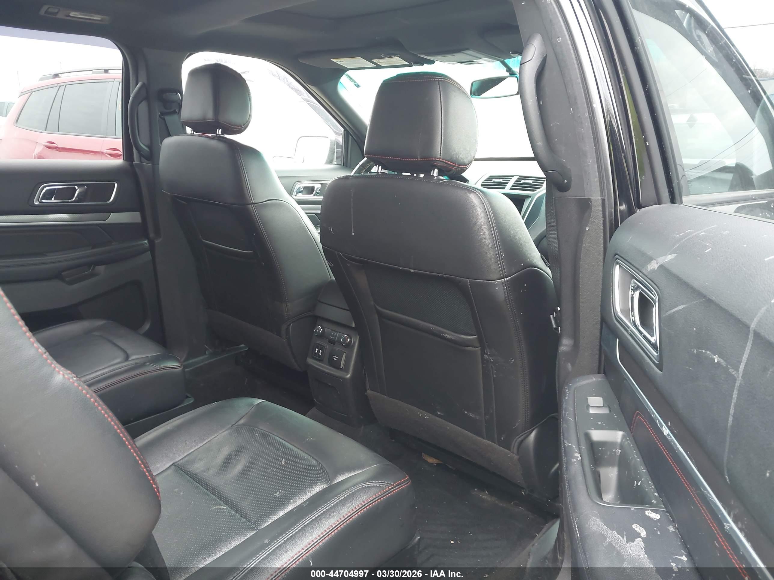 FORD EXPLORER image 8