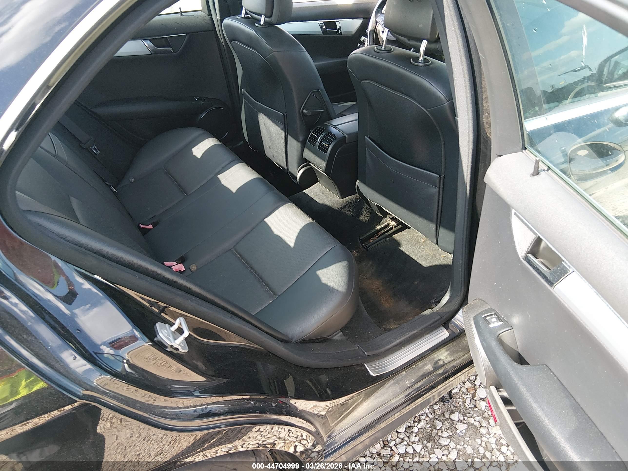 MERCEDES-BENZ C image 8